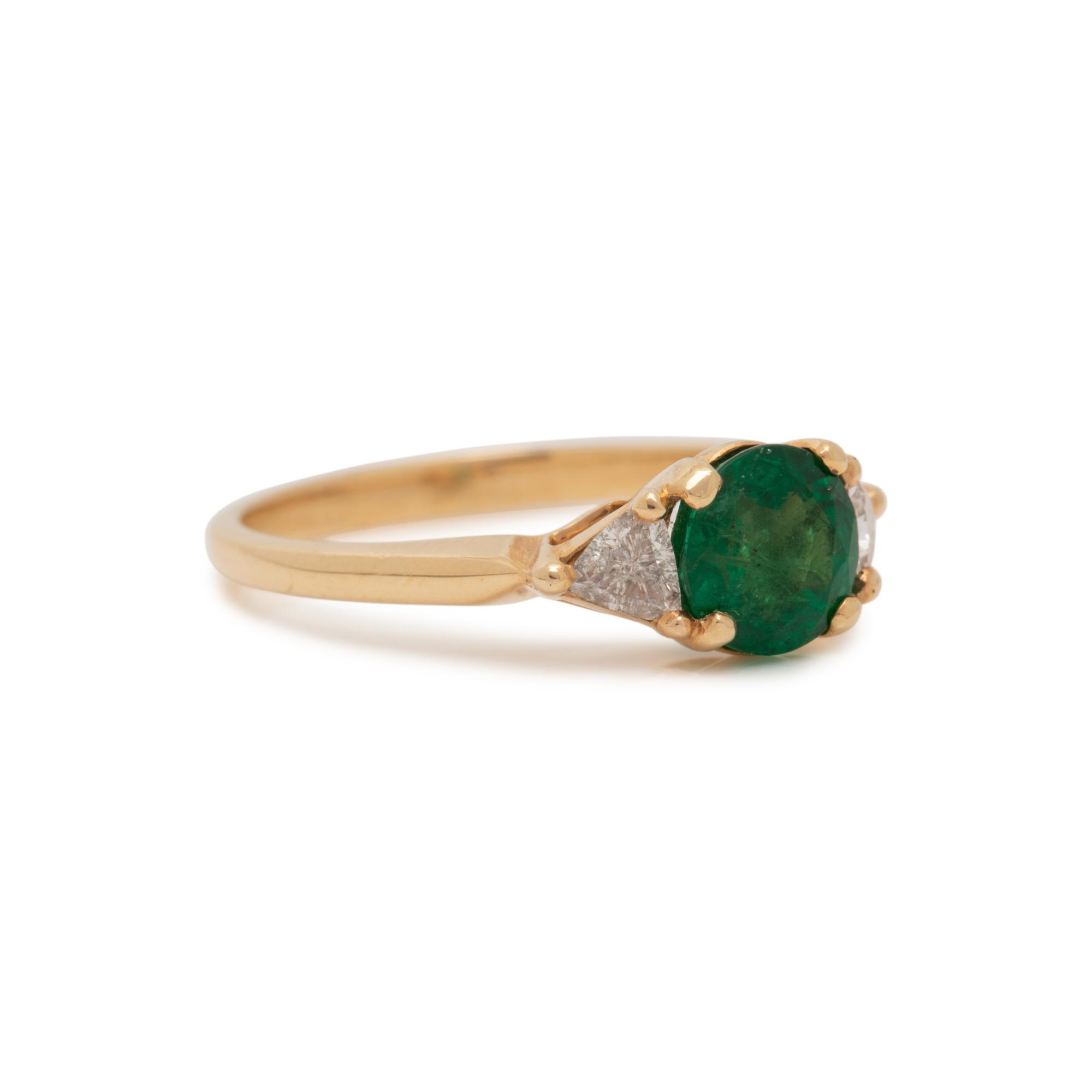 EMERALD AND DIAMOND RING