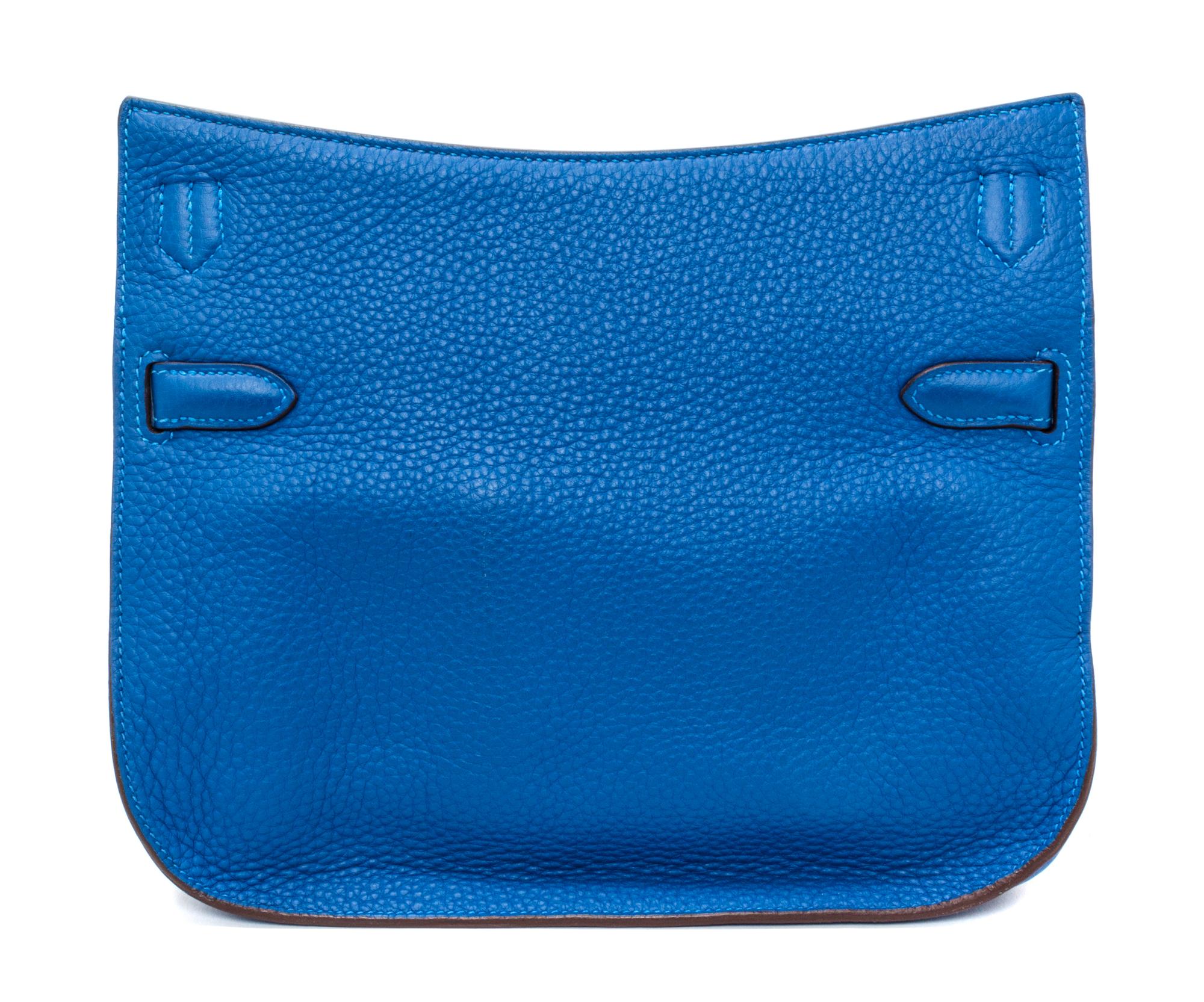 An Hermes Mykonos Taurillon Clemence 28cm Jypsiere Handbag, 11" x 8.5" x 5".