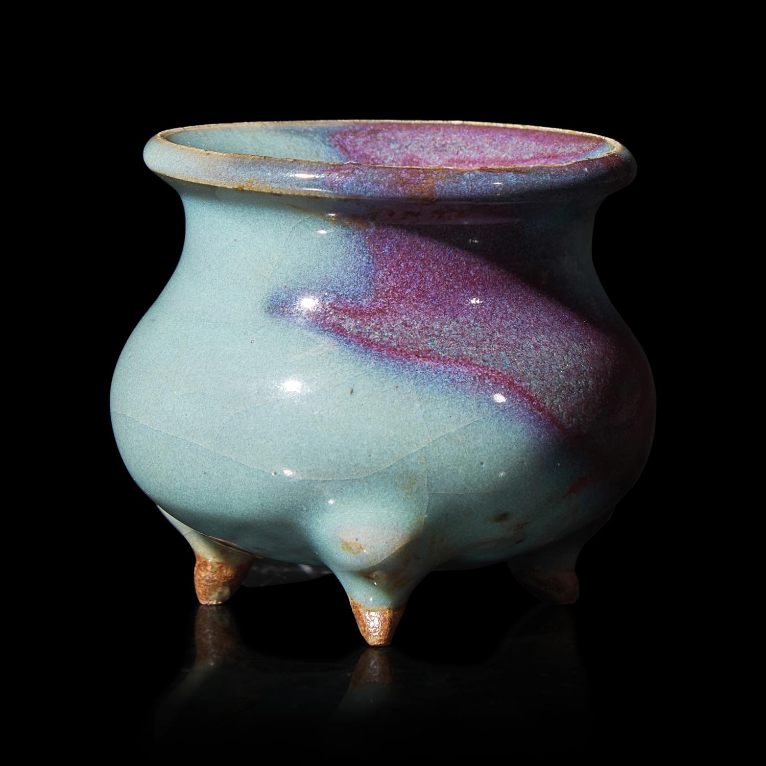 A Small Chinese Junyao Tripod Censer, Jin/Yuan Dynasty 金/元 鈞窯紫斑三足爐