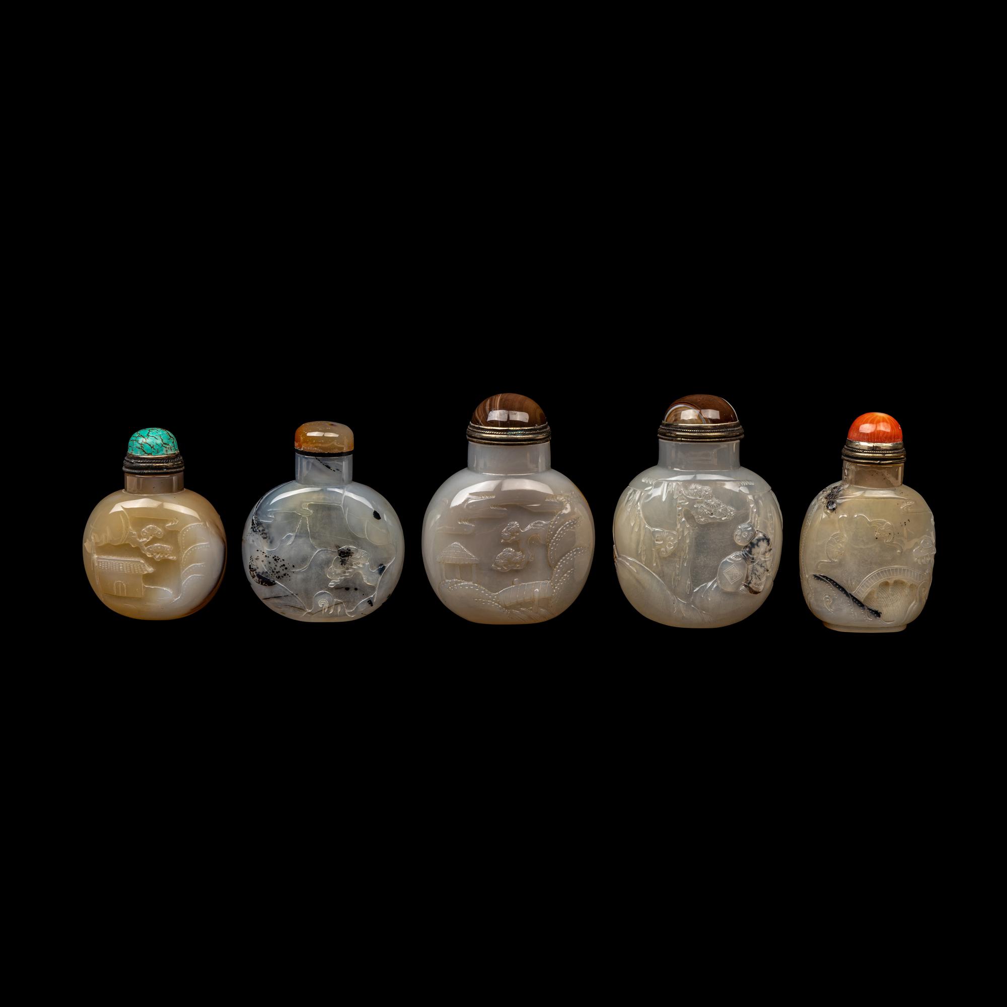 Five Chinese Silhouette Agate Snuff Bottles, 20th Century 近代 瑪瑙巧雕鼻烟壺五支