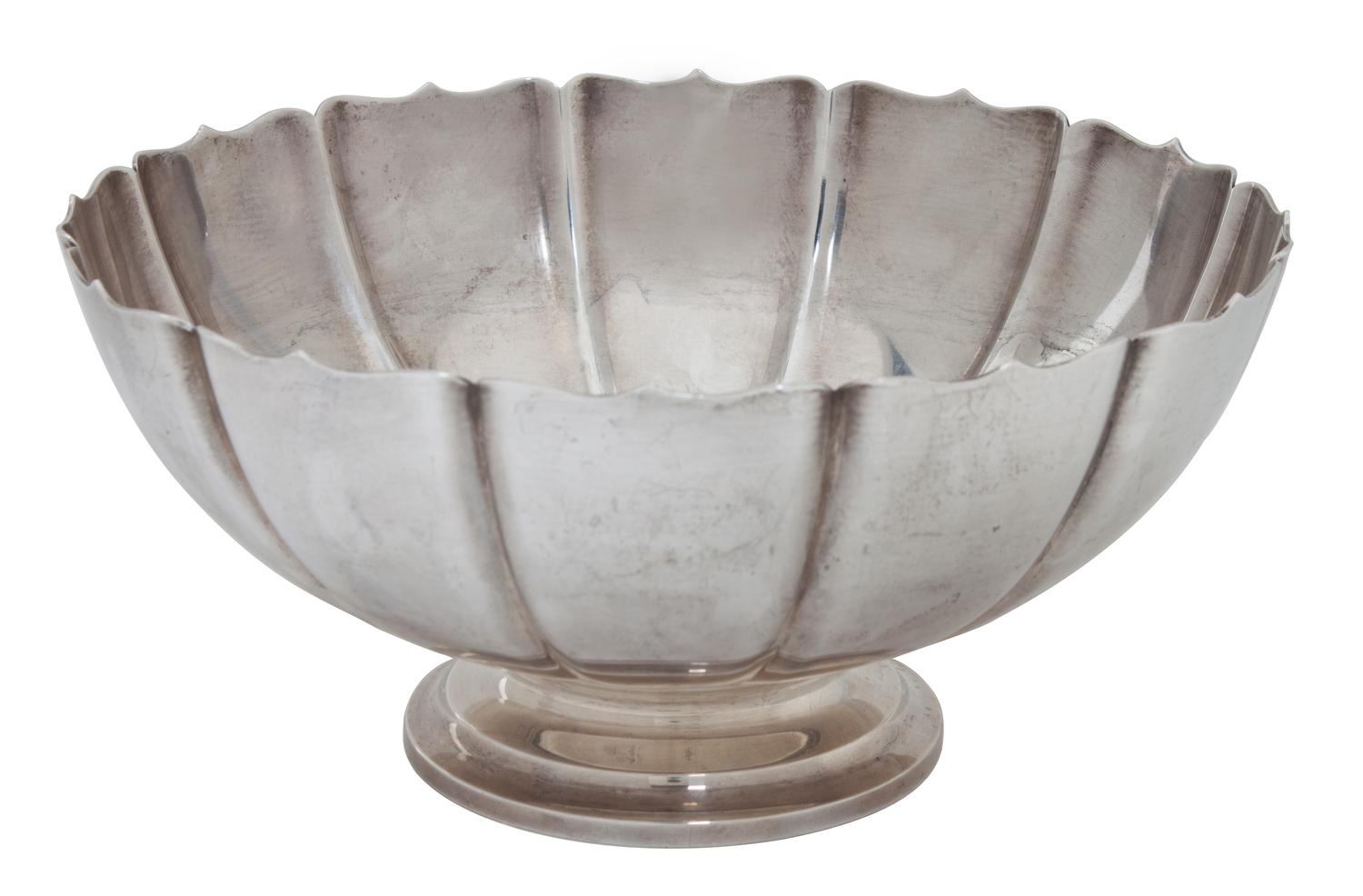 An American Silver Bowl Diameter 9 inches. — Worden-Munnis Co., Boston, MA