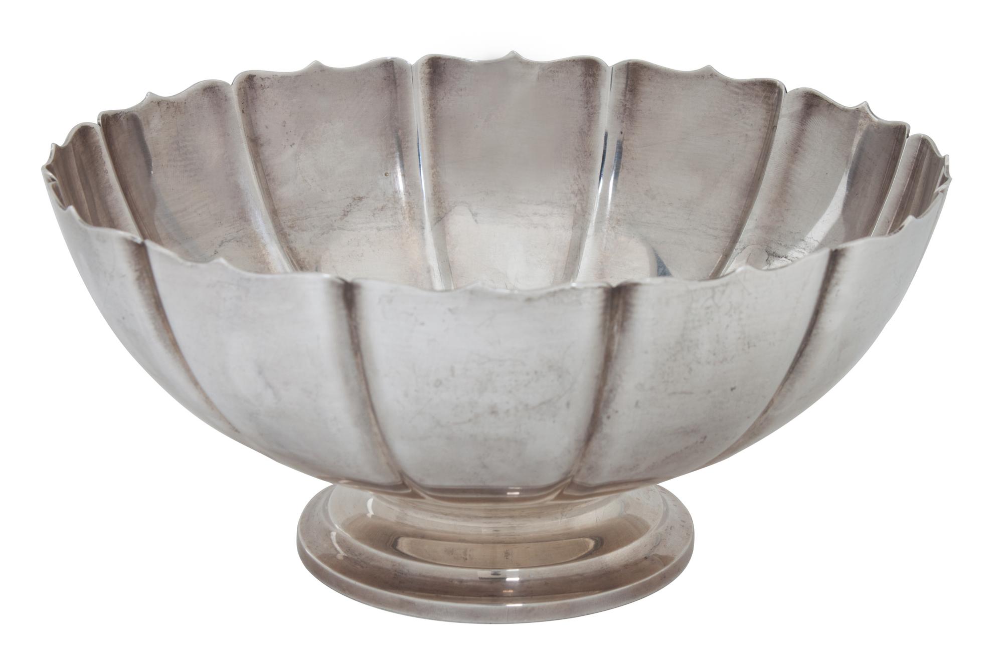 An American Silver Bowl Diameter 9 inches. — Worden-Munnis Co., Boston, MA