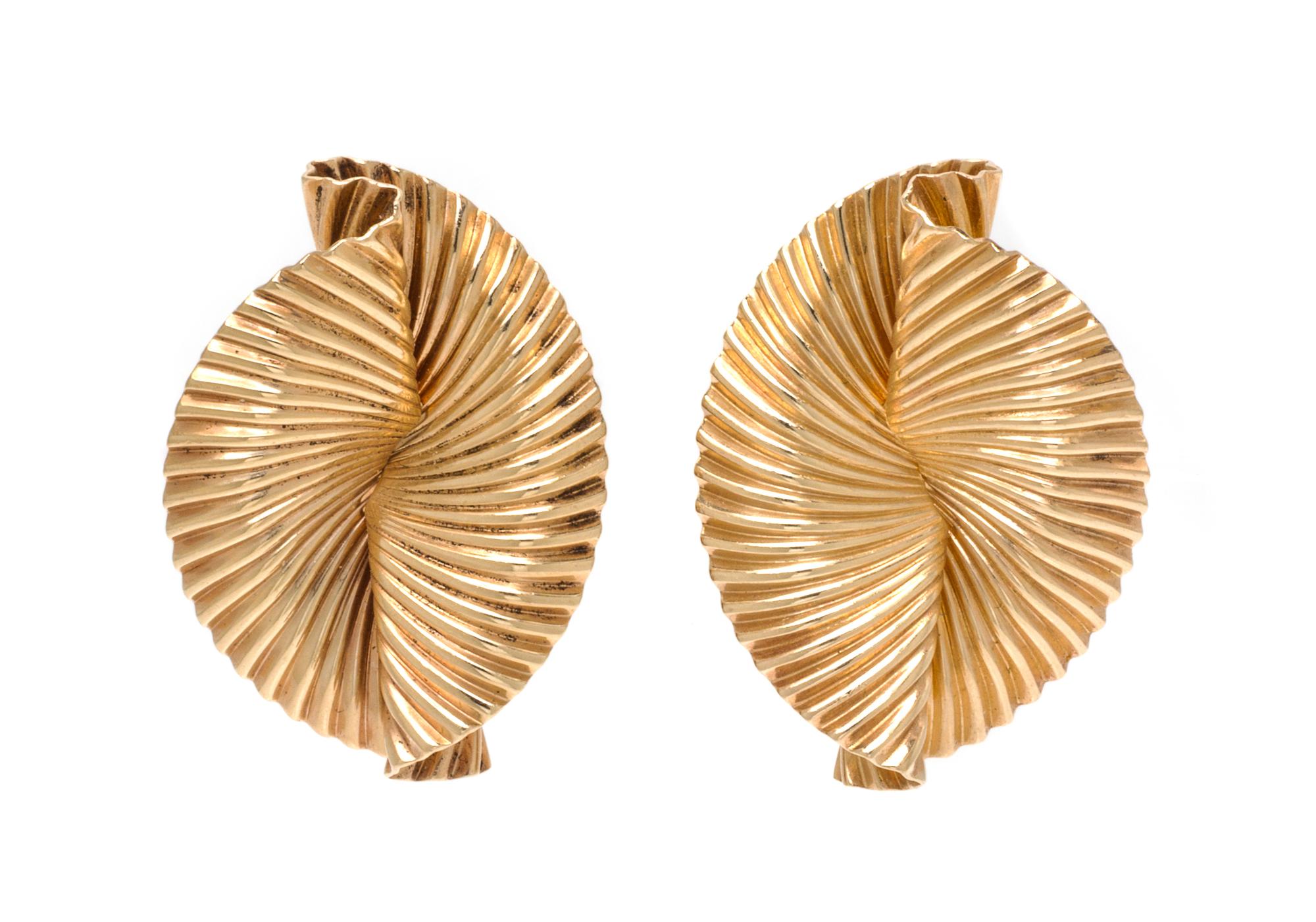 A Pair of Retro Yellow Gold Earrings, 6.40 dwts.