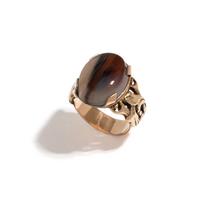 ANTIQUE, YELLOW GOLD AND AGATE RING
