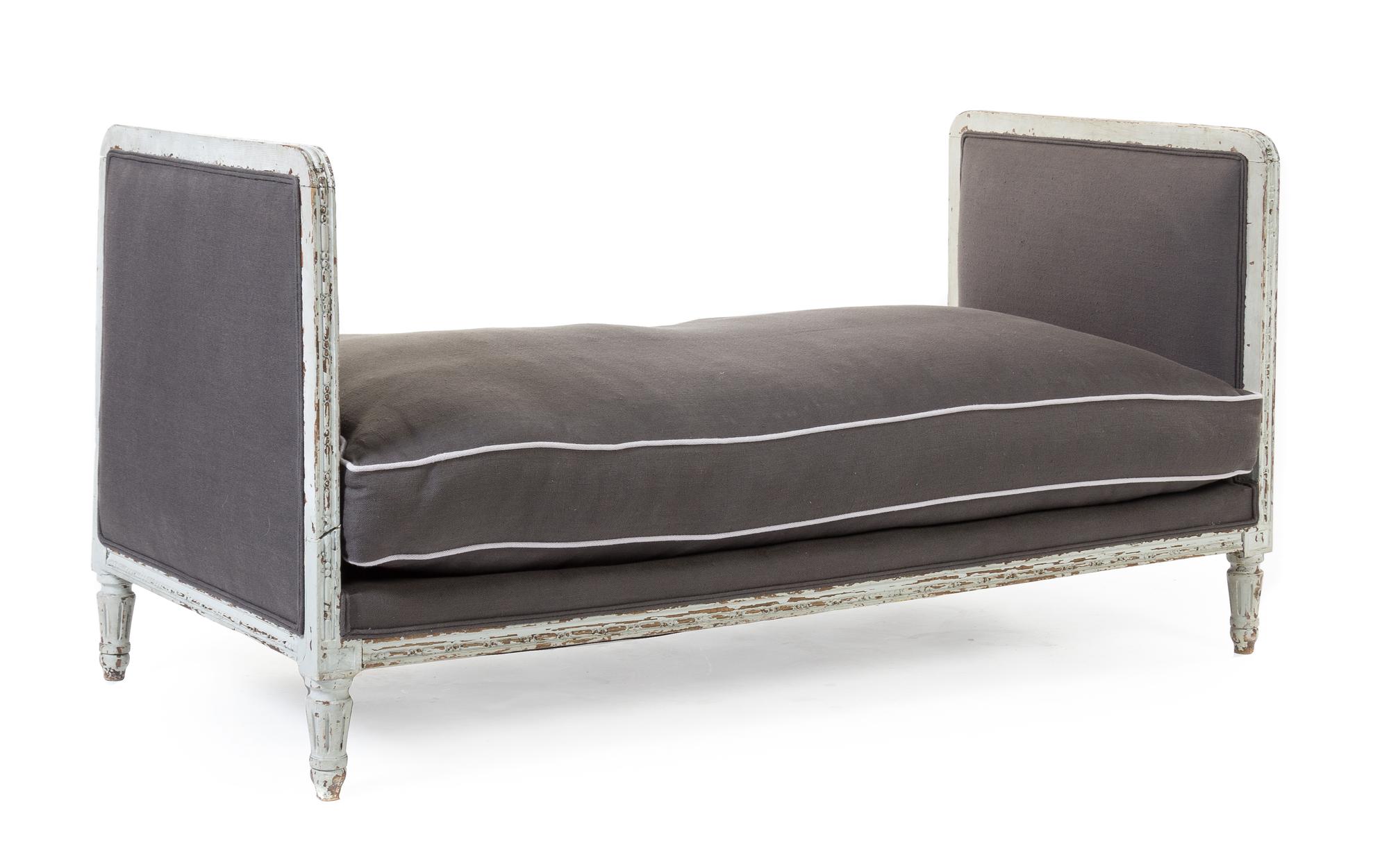 A Louis XVI Style Painted Daybed Height 30 1/4 x width 59 1/2 x depth 28 1/2 inches. — 19TH CENTURY