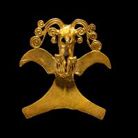 A Veraguas Gold Eagle Pendant