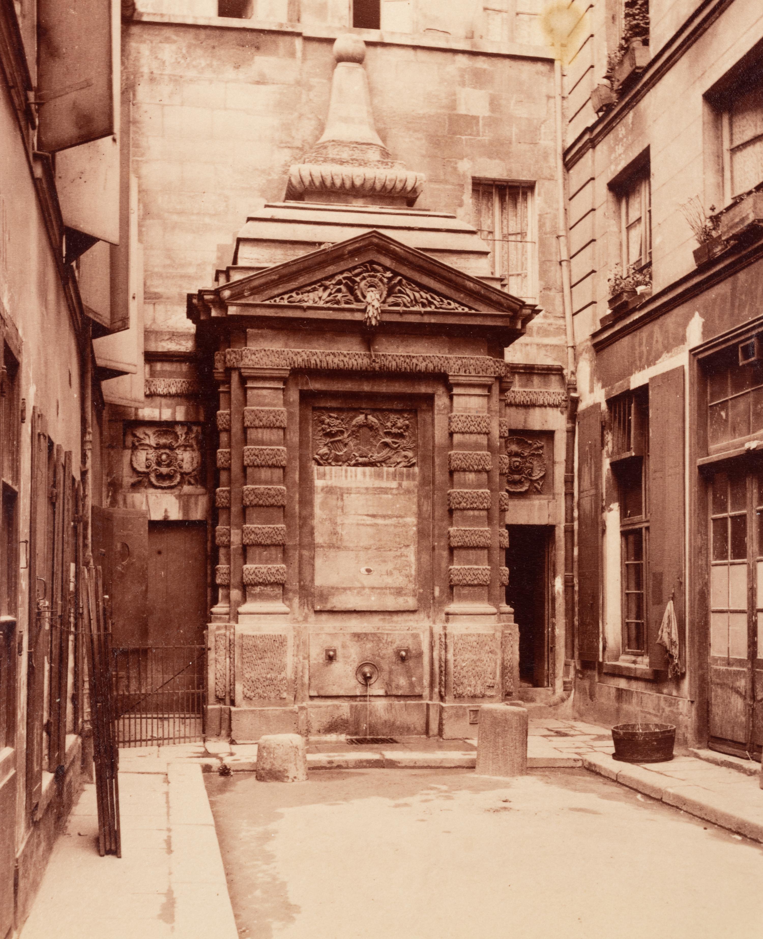 A pair of prints depicting Fontaine Jarente ( Fontaine Jarente - impasse Jarente , 1898; Fontaine Jarente, rue Jarente, 1922)