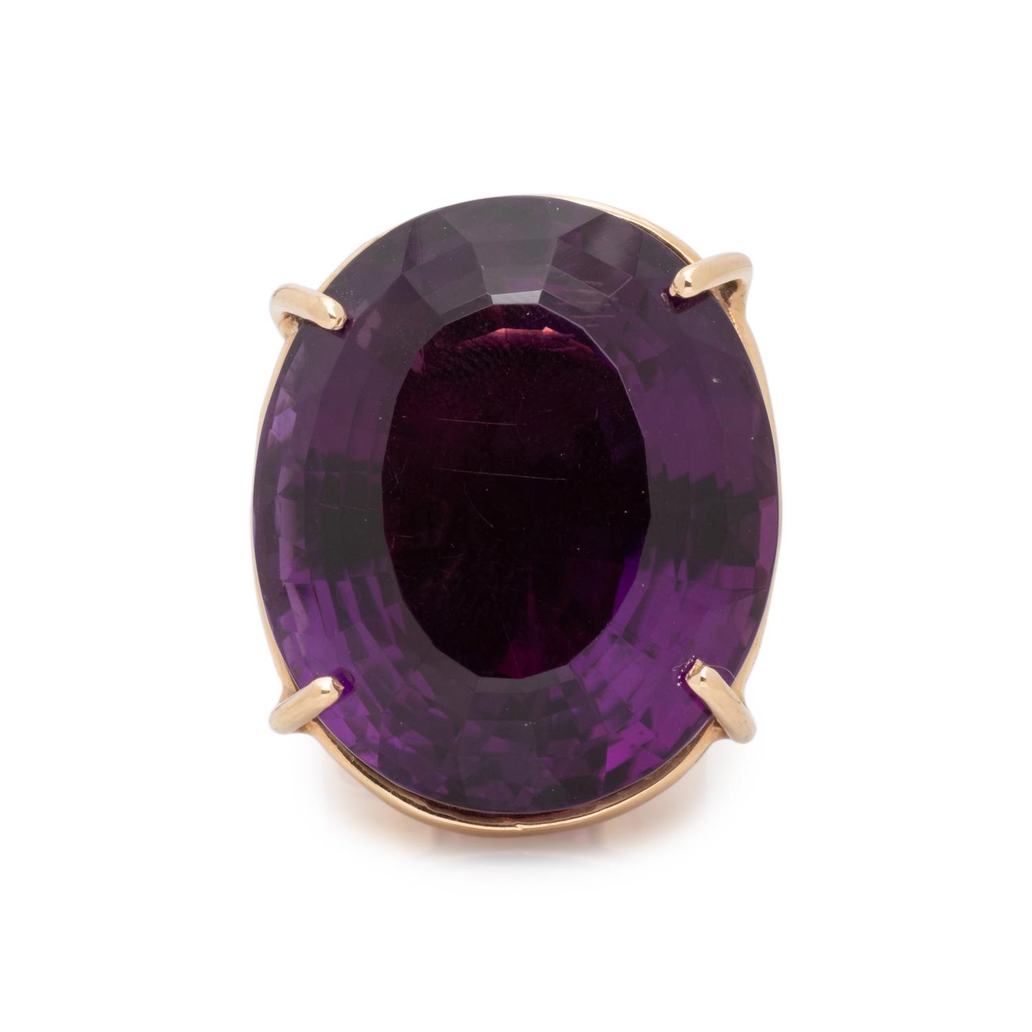 YELLOW GOLD AND AMETHYST RING