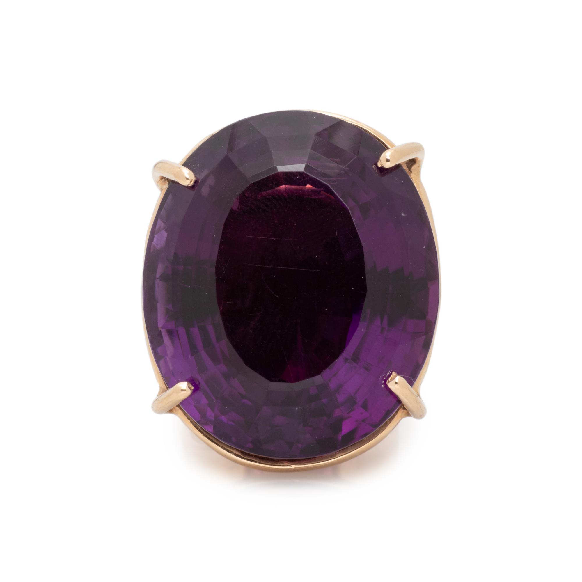 YELLOW GOLD AND AMETHYST RING