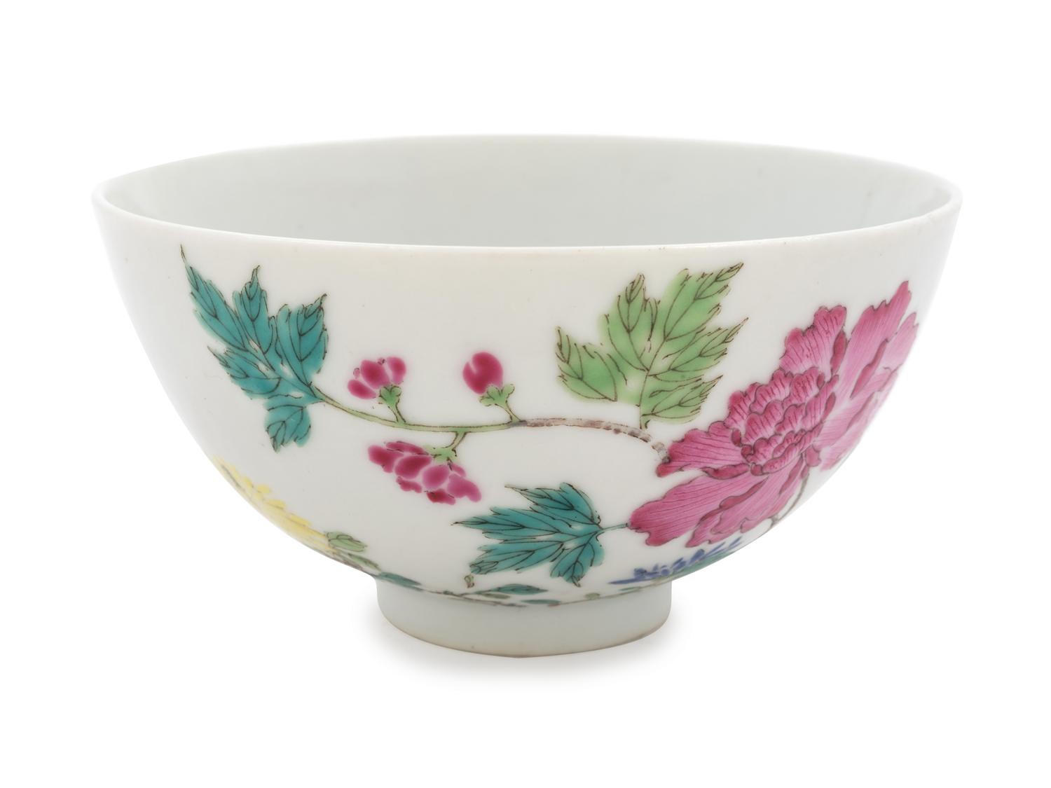 A Chinese Famille Rose Porcelain Tea Bowl
