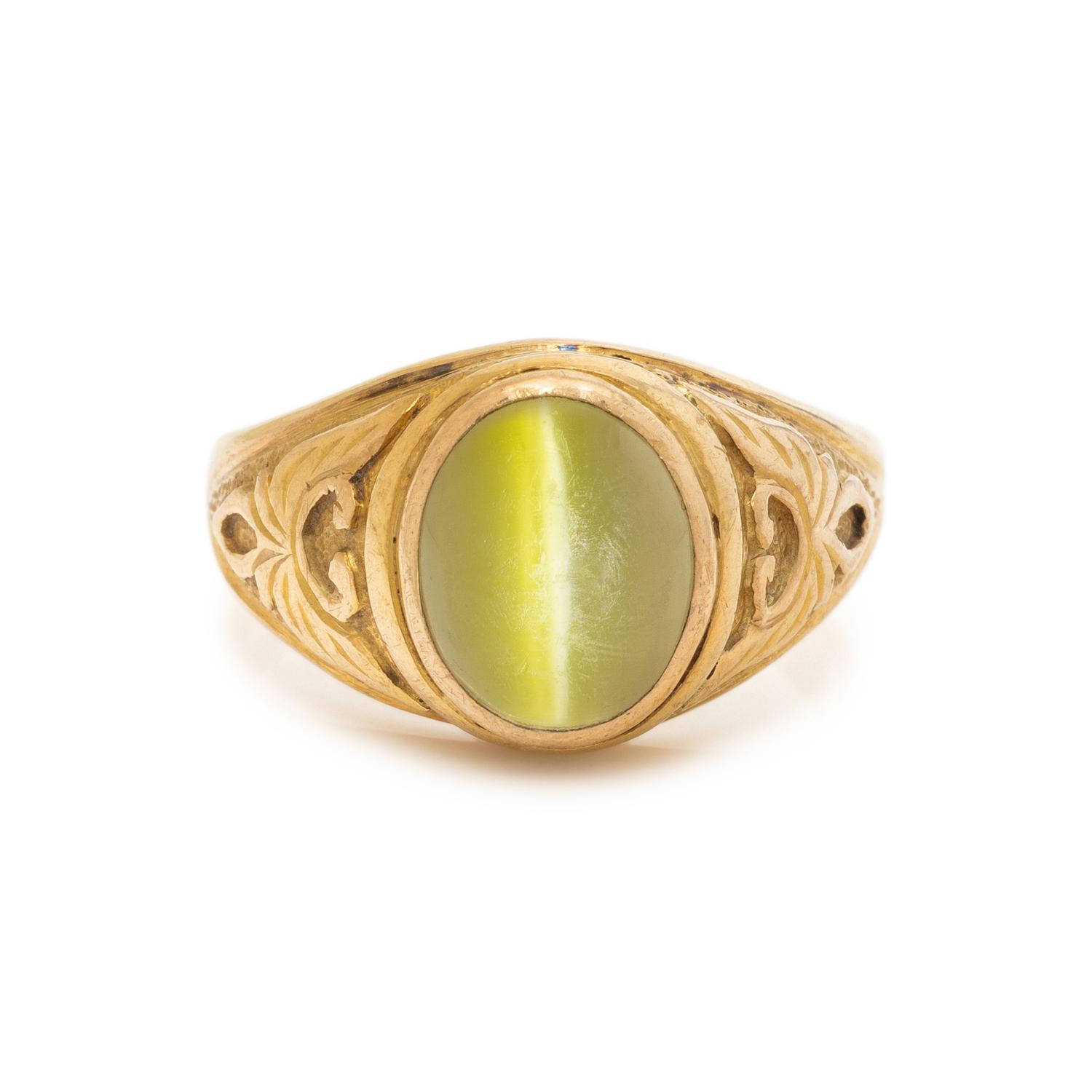 CAT'S EYE CHRYSOBERYL AND YELLOW GOLD RING