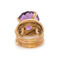ANGELA PINTALDI, YELLOW GOLD AND AMETHYST RING