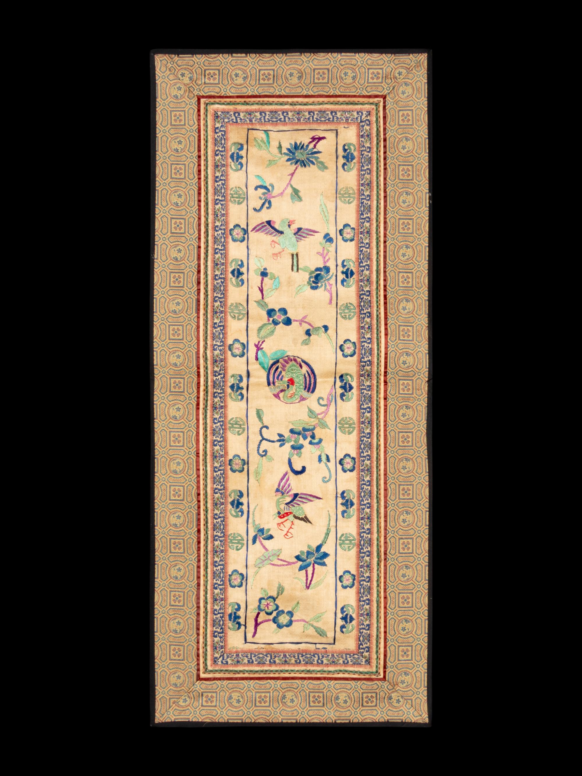 A Collection of 33 Chinese Embroidered Silk Panels 近代 綉片33幅