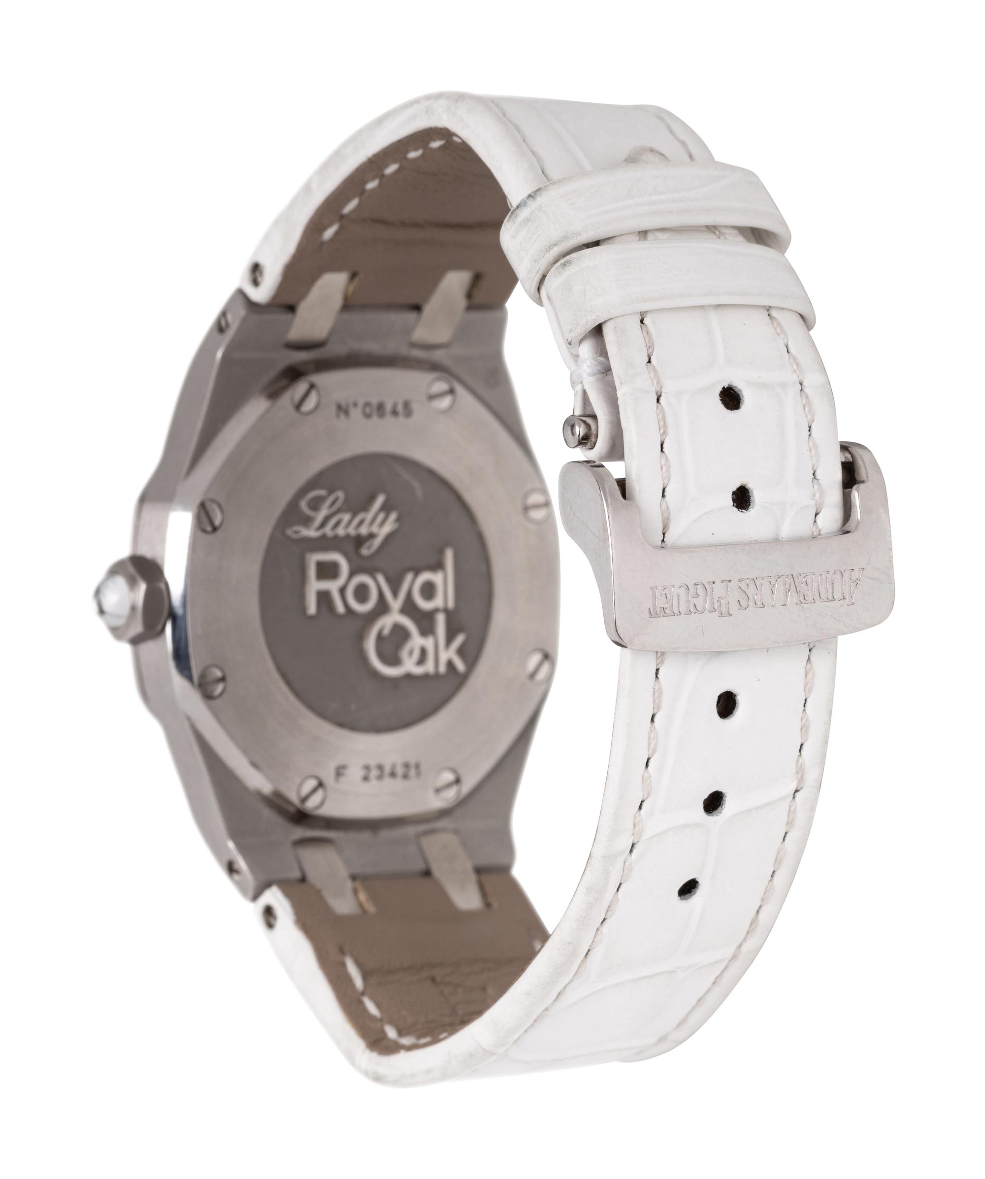 AUDEMARS PIGUET, REF. 67601ST STAINLESS STEEL AND DIAMOND 'LADY ROYAL OAK' DATE WATCH