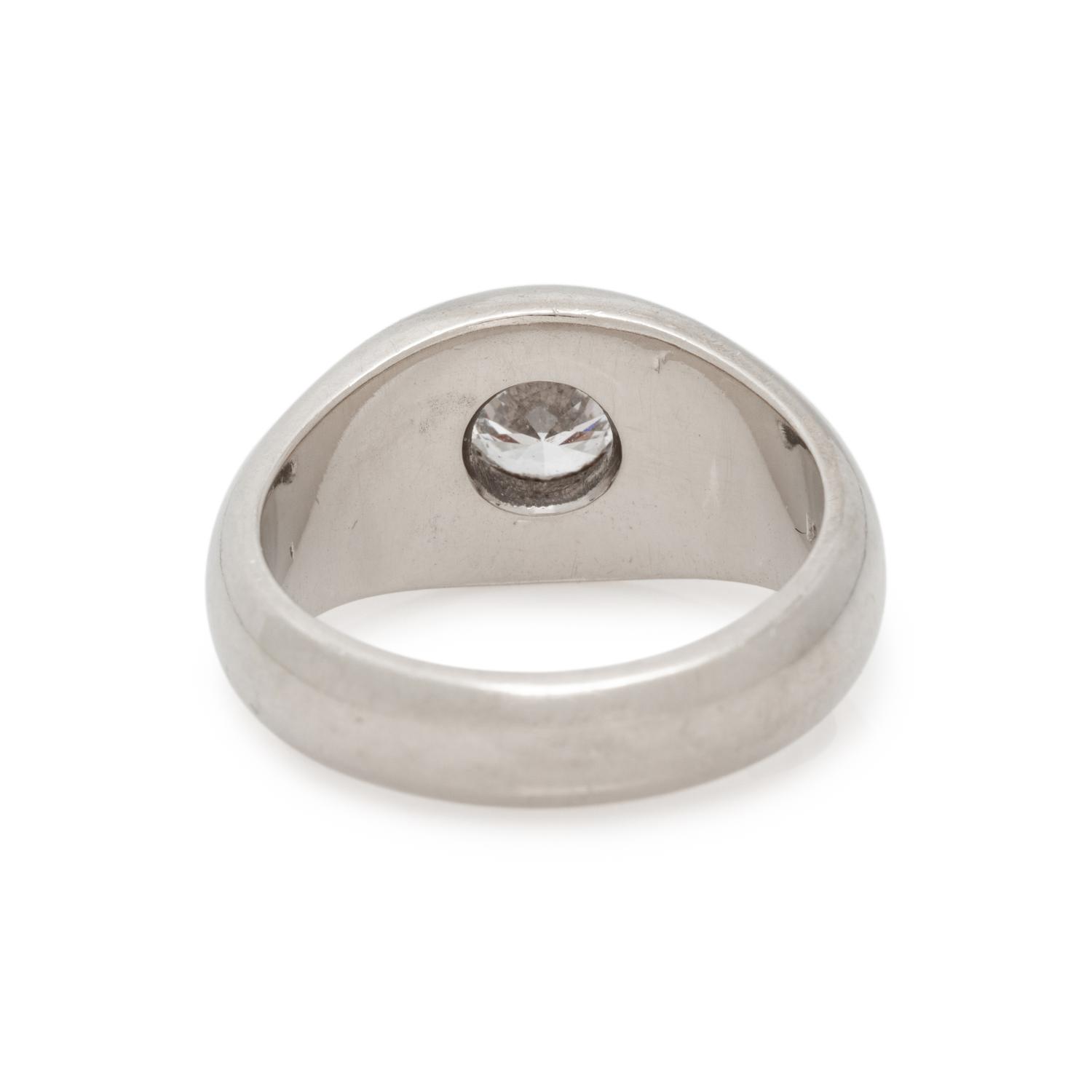 WHITE GOLD AND DIAMOND RING