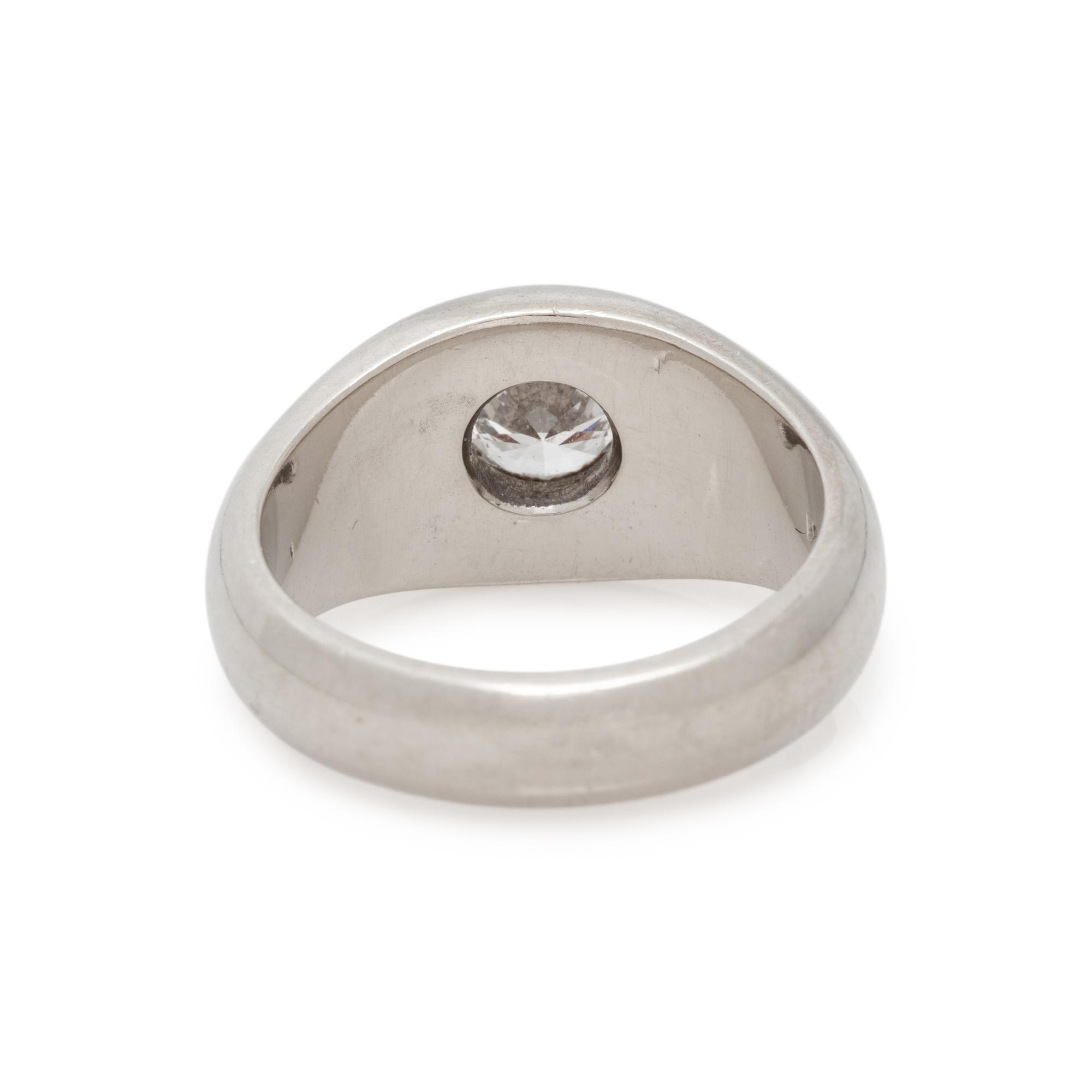 WHITE GOLD AND DIAMOND RING