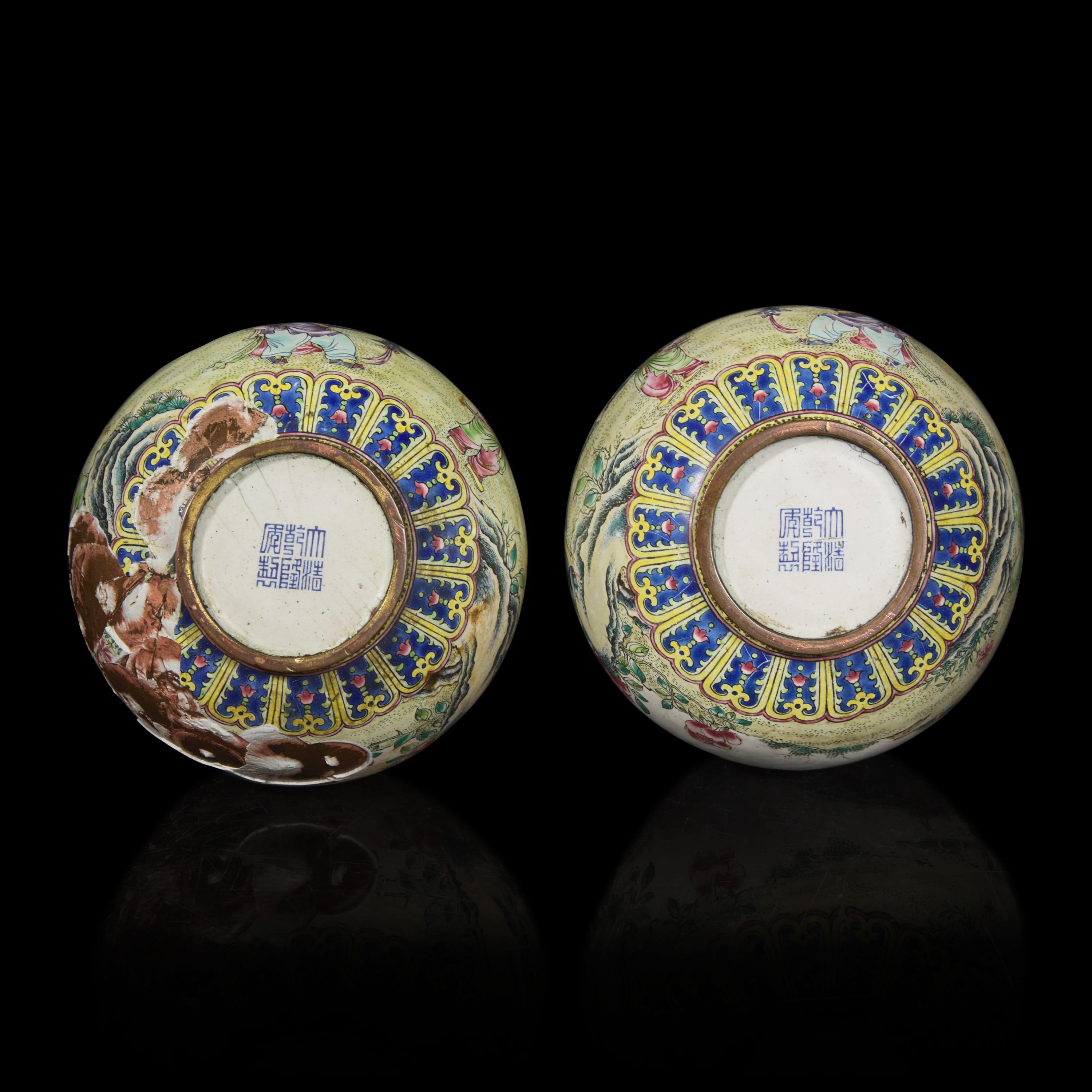 A pair of Chinese Canton Enamel Garlic--Head Vases, Republic Period 民國 廣式銅胎畫琺琅人物圖蒜頭瓶一對