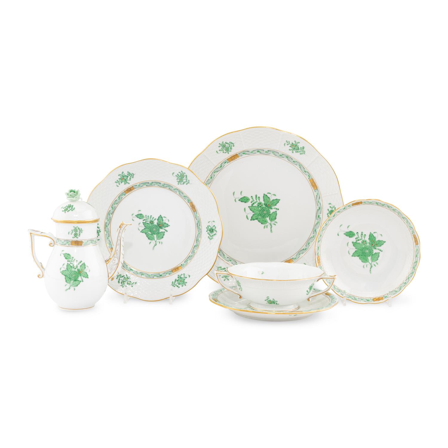 A Herend Chinese Bouquet Green Porcelain Dinner Service