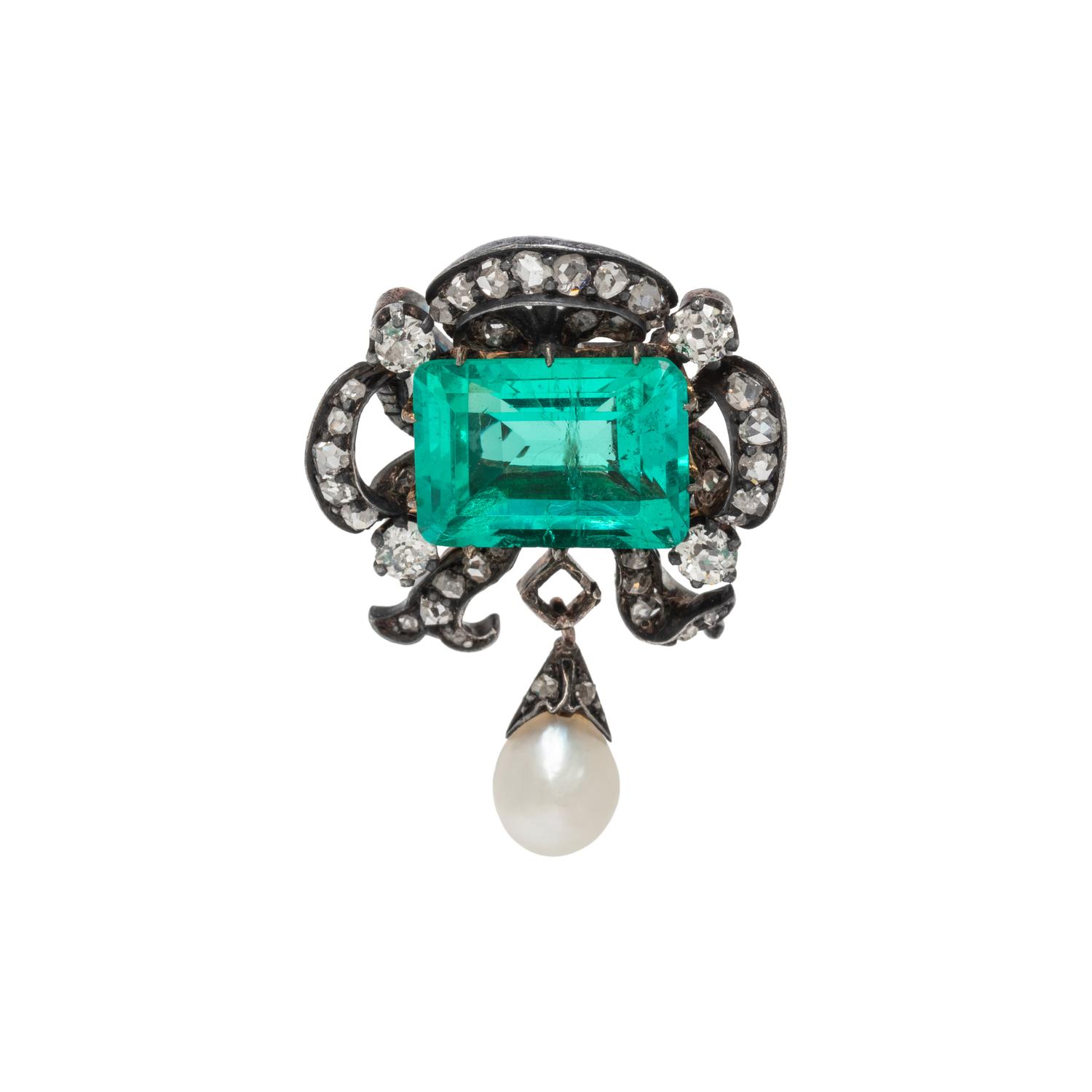 ANTIQUE, COLOMBIAN EMERALD AND DIAMOND BROOCH
