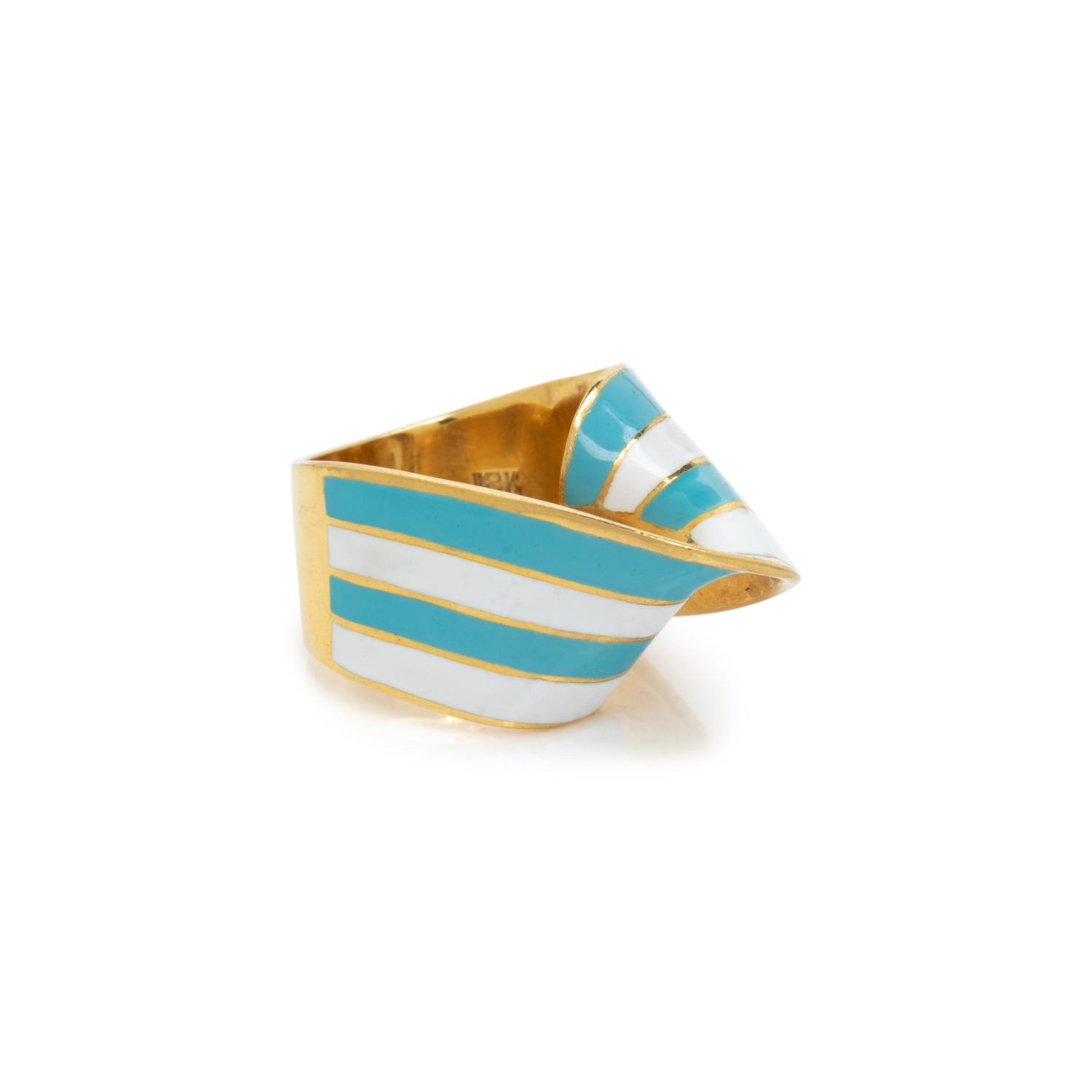 YELLOW GOLD AND ENAMEL RING