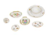 A Collection of Herend Queen Victoria Porcelain Table Articles