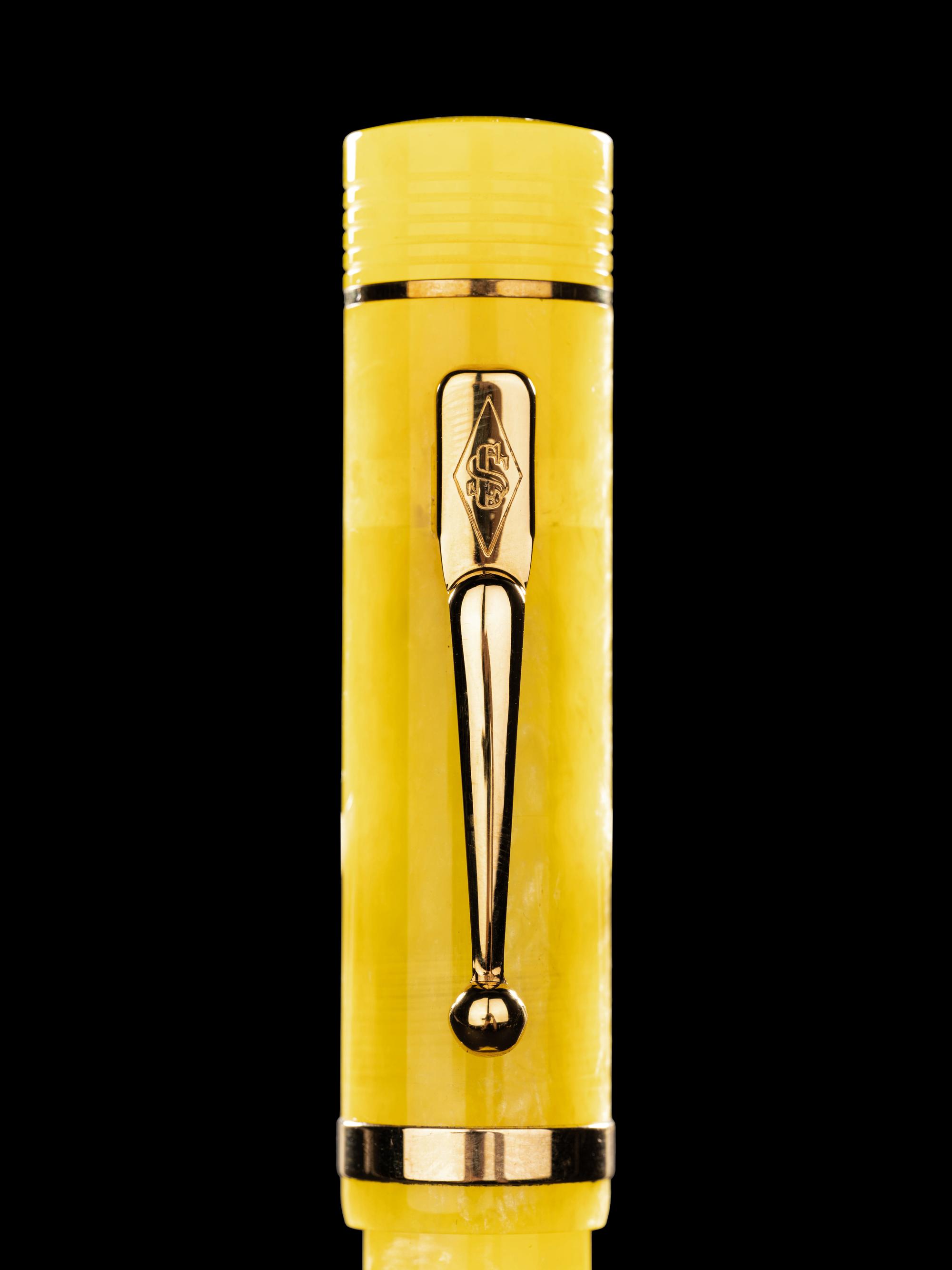 Conway Stewart: Churchill-Yellow Limited Edition Fountain Pen and Ink Set