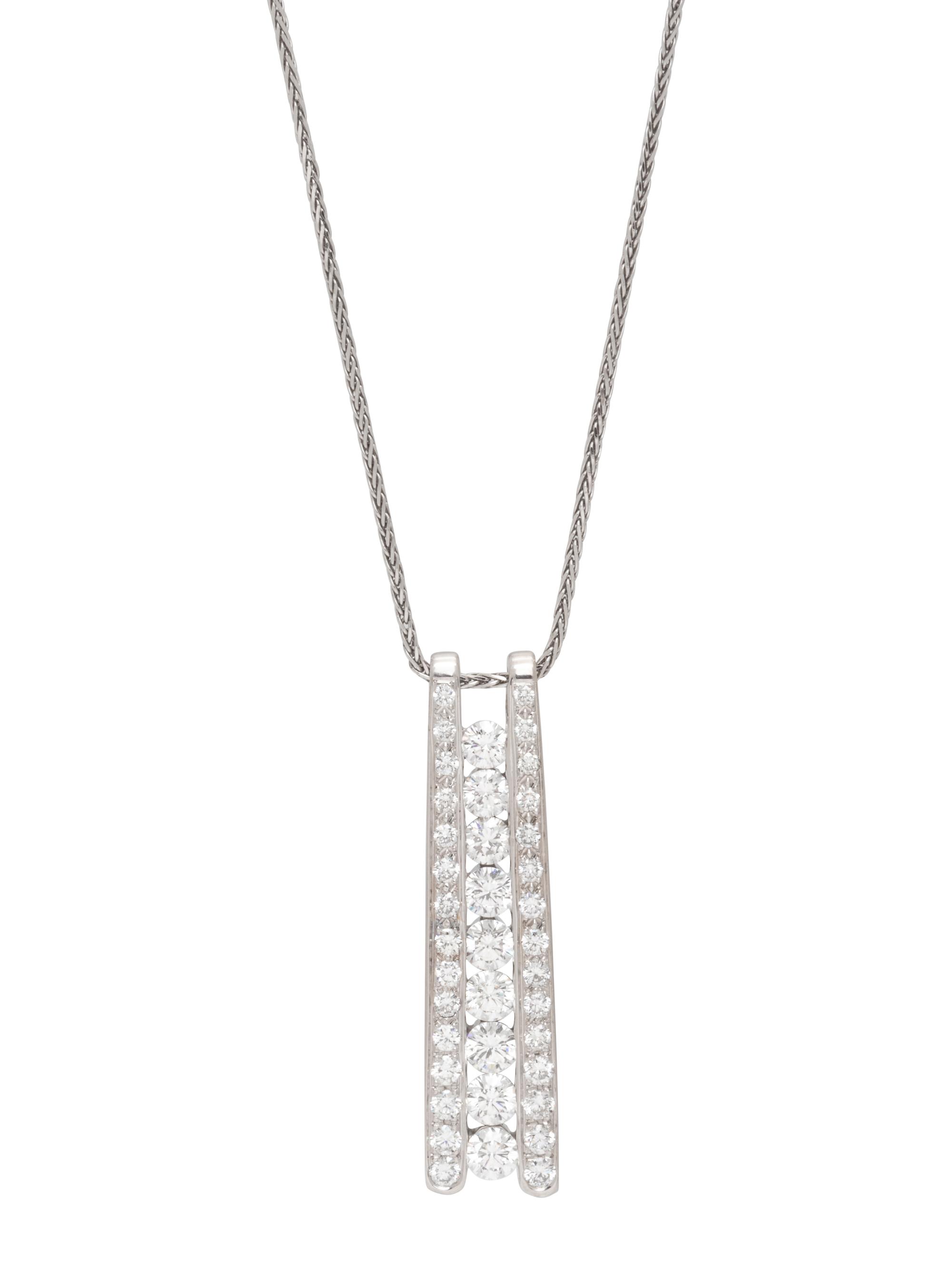 WHITE GOLD AND DIAMOND PENDANT/NECKLACE