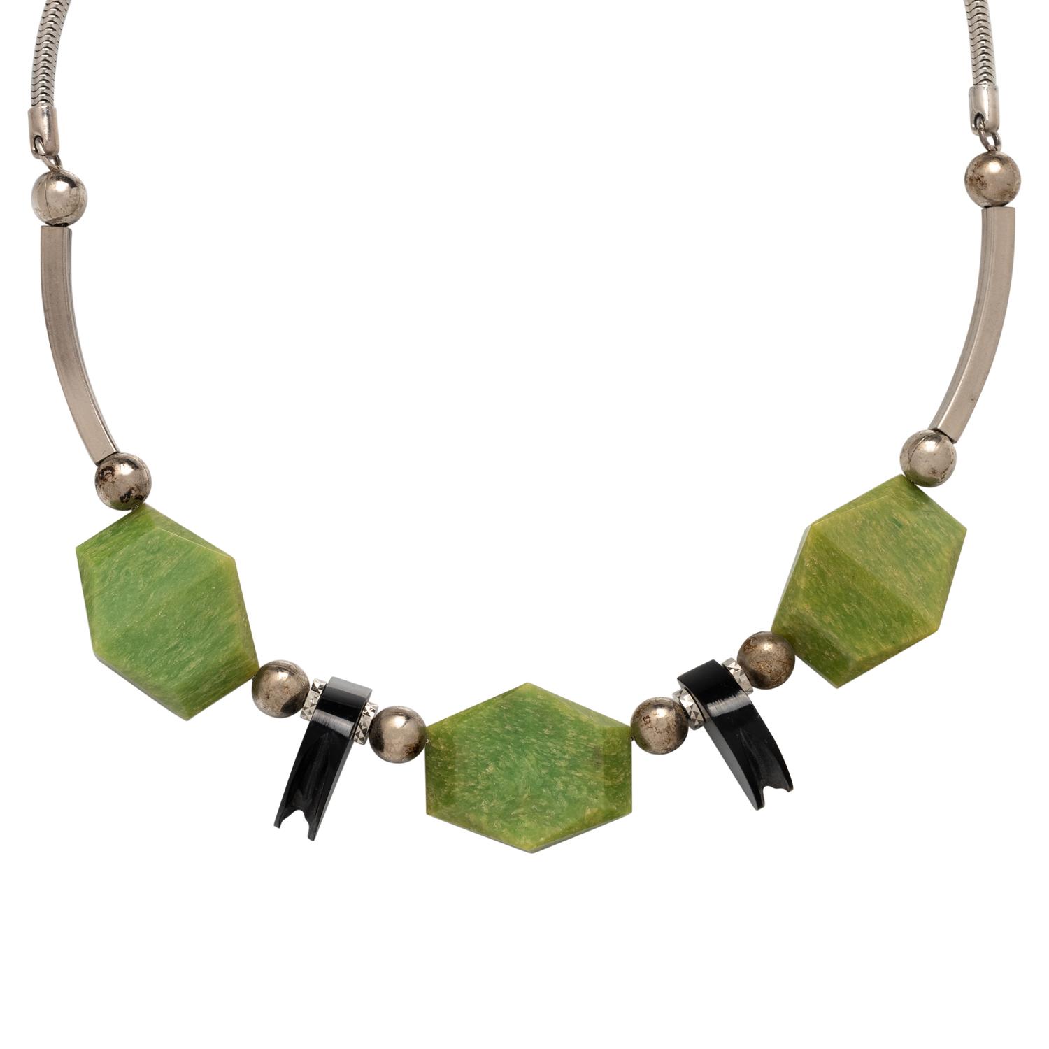 ART DECO, CHROME-PLATED BRASS AND GALALITH NECKLACE