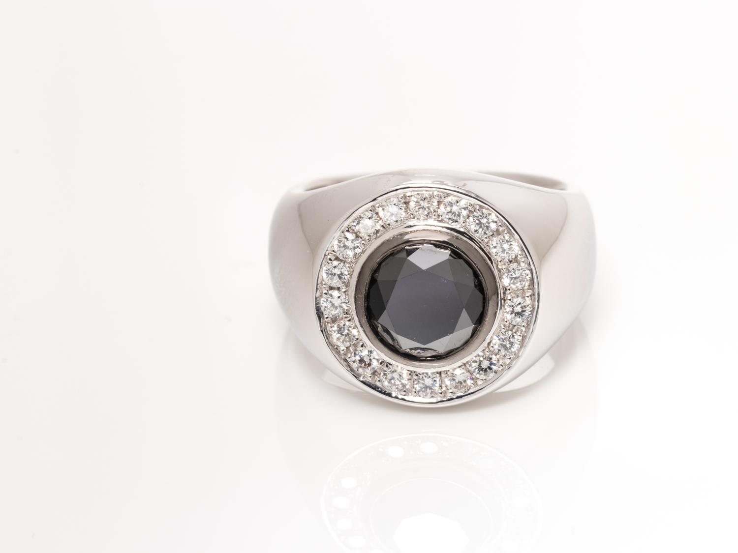 AQUAMARINE AND DIAMOND RING