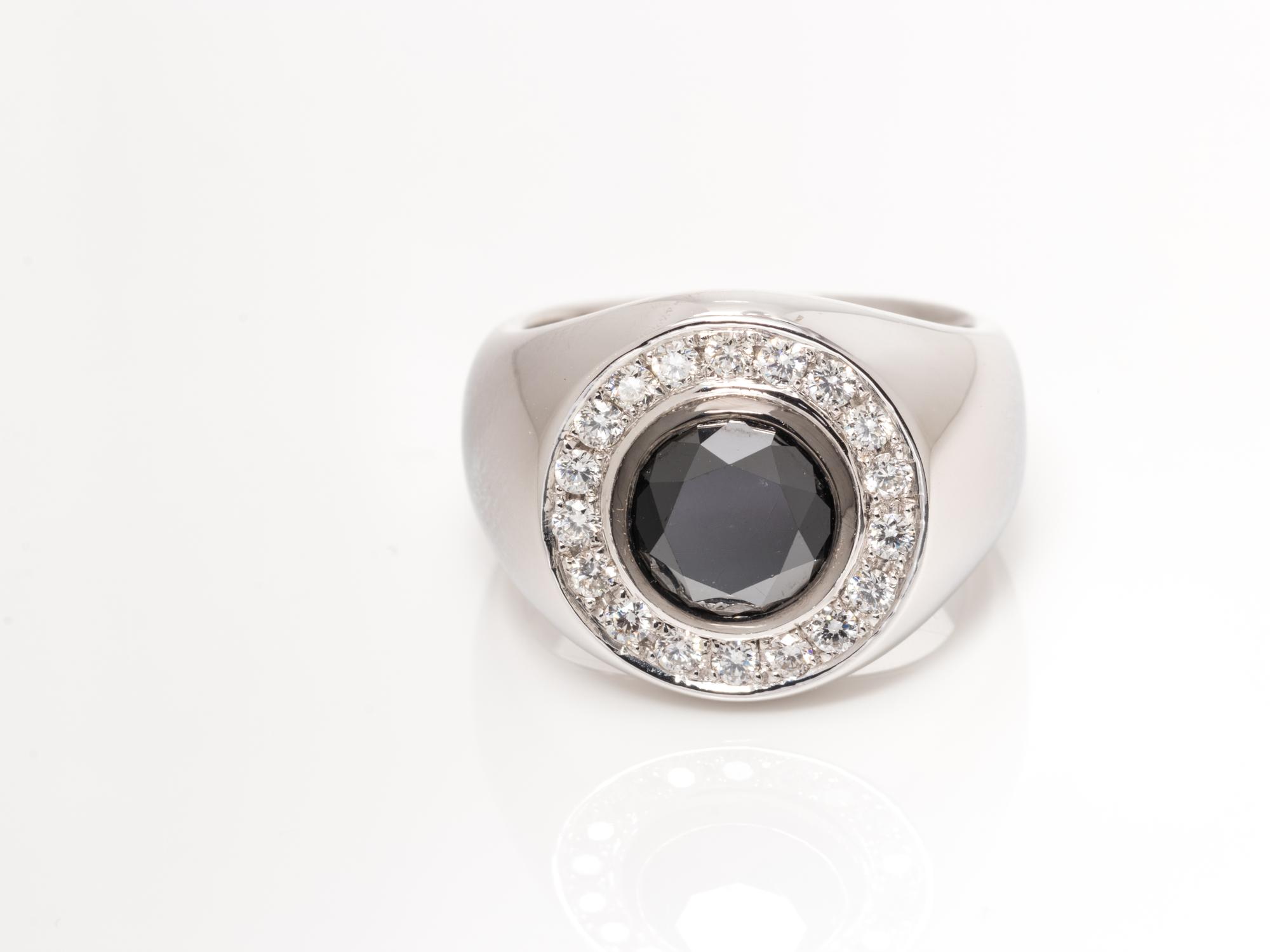 AQUAMARINE AND DIAMOND RING