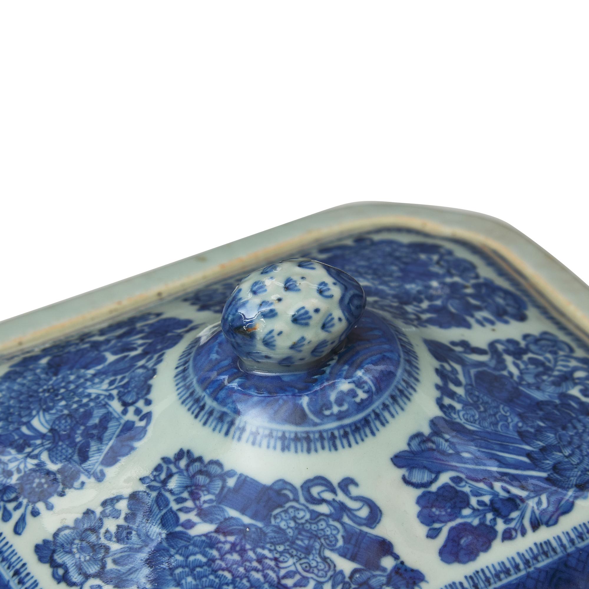 Four Chinese Export Porcelain Fitzhugh Serving Items