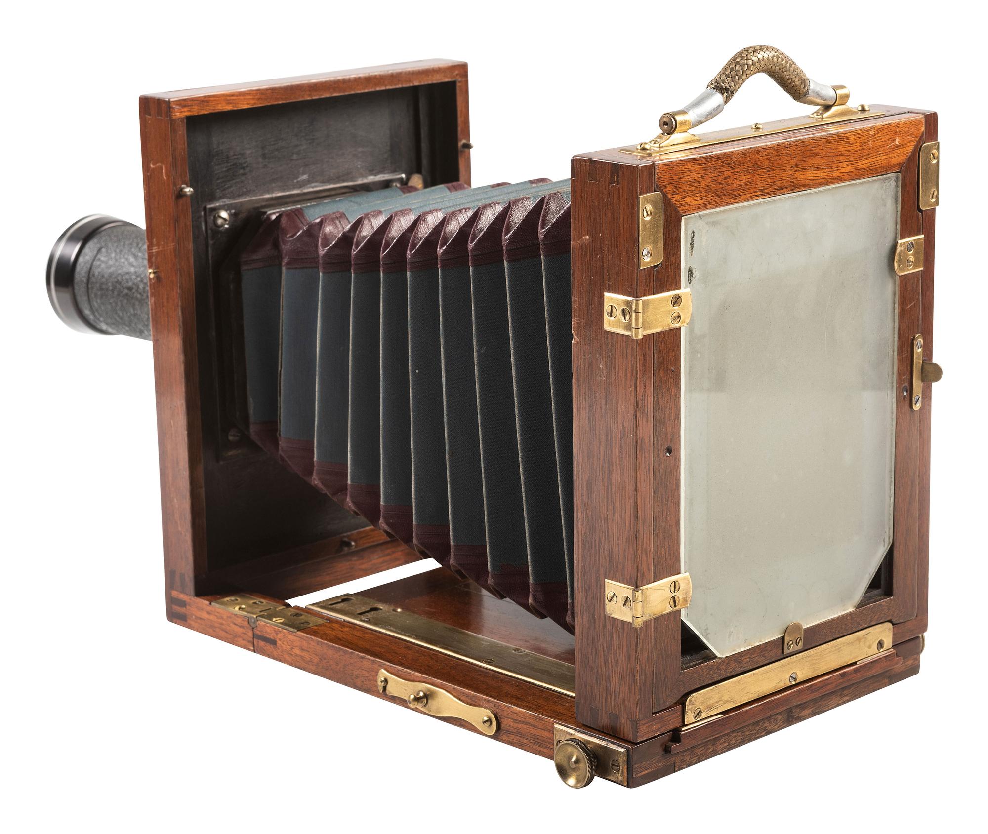 [EARLY PHOTOGRAPHY]. Camera produced by Otto Francke, Dresden.