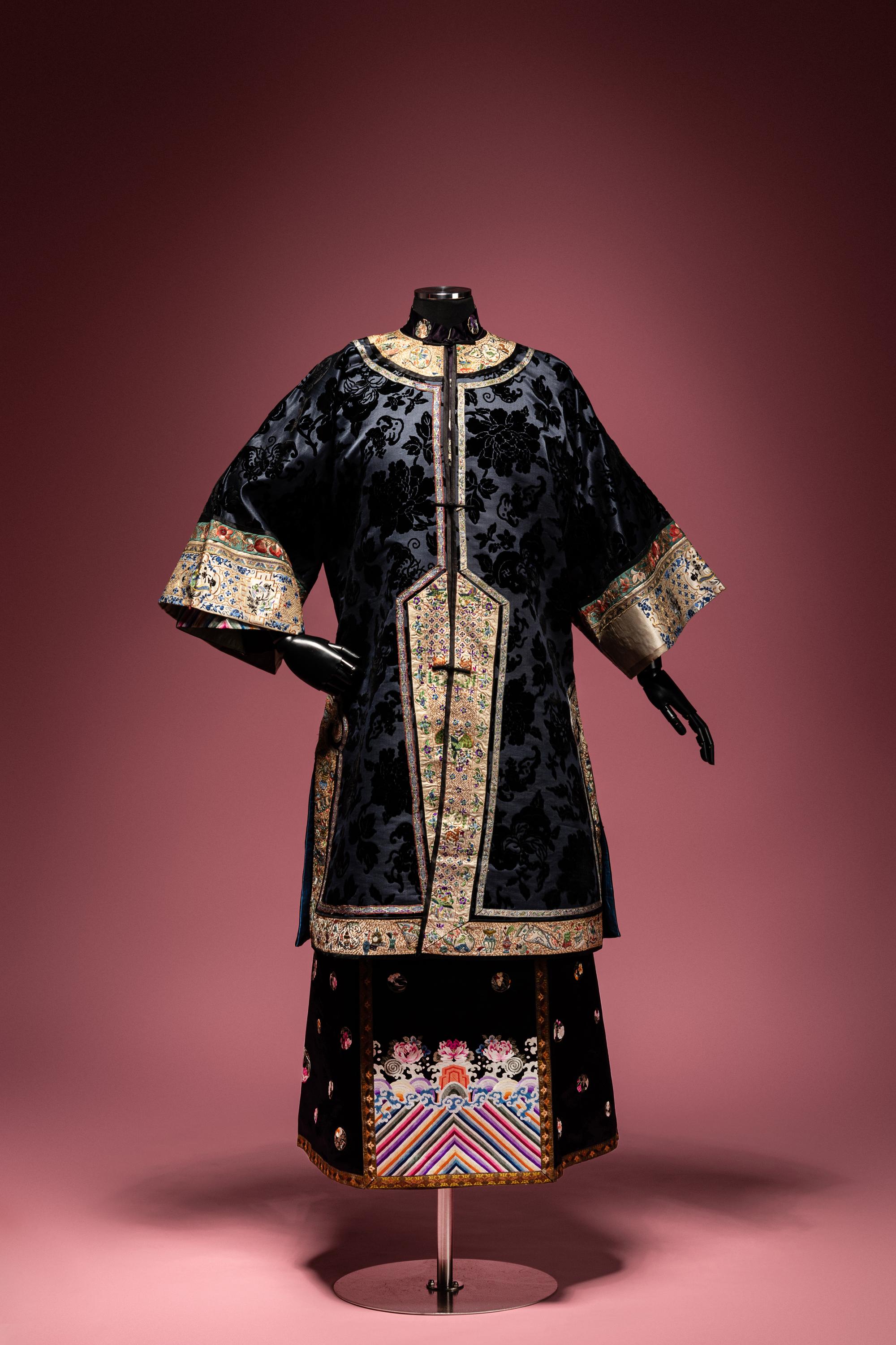 A Dark Navy Blue Ground Cut Velvet Silk Lady's Robe