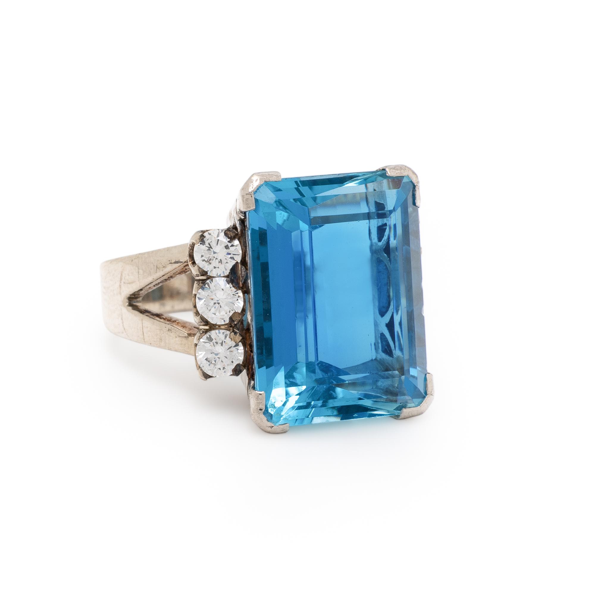 Aquamarine and Silver Ring