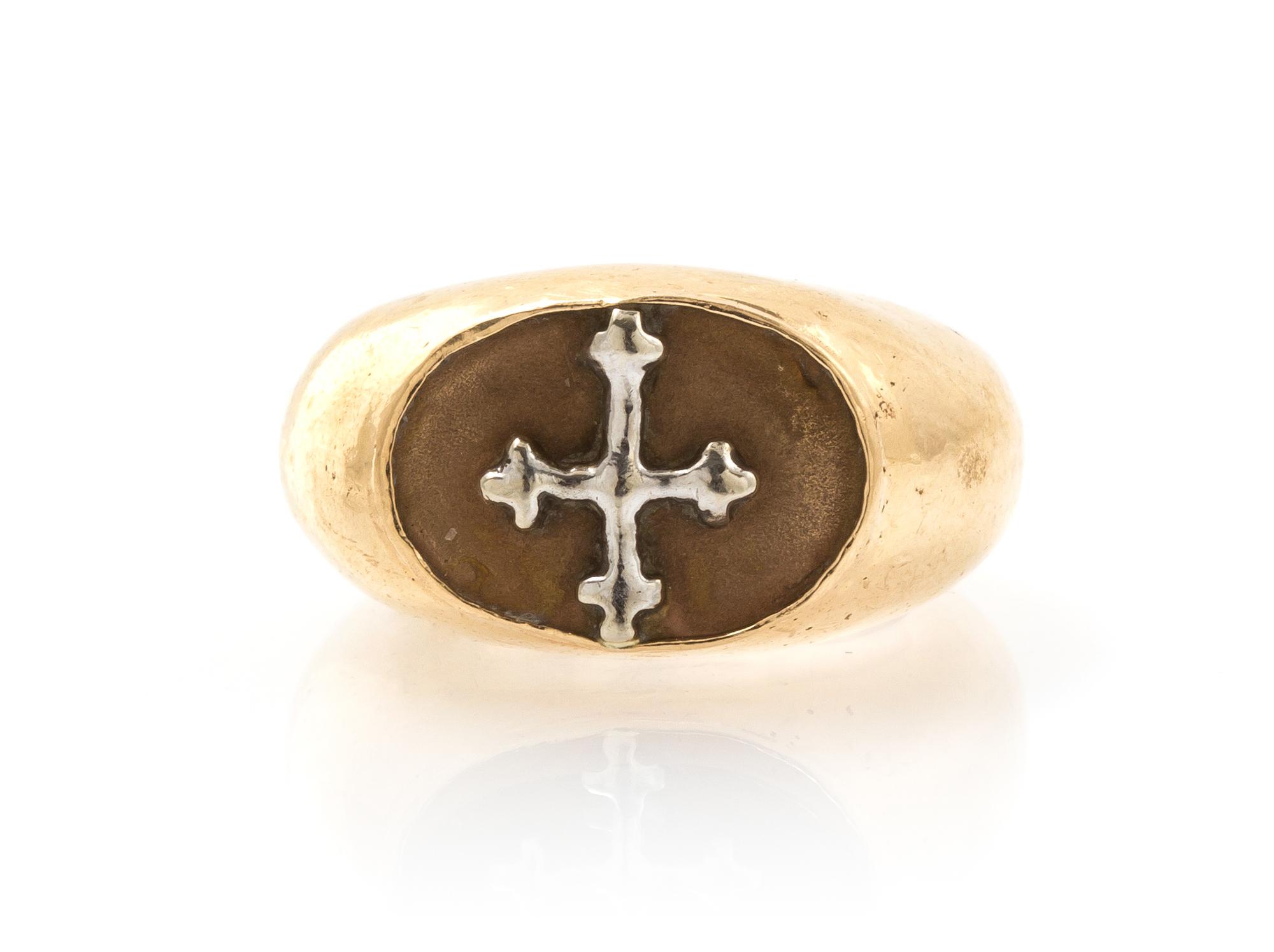 A Gold Cross Motif Ring, 20.40 dwts.