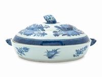 A Chinese Export Blue Fitzhugh Porcelain Covered Entree Dish