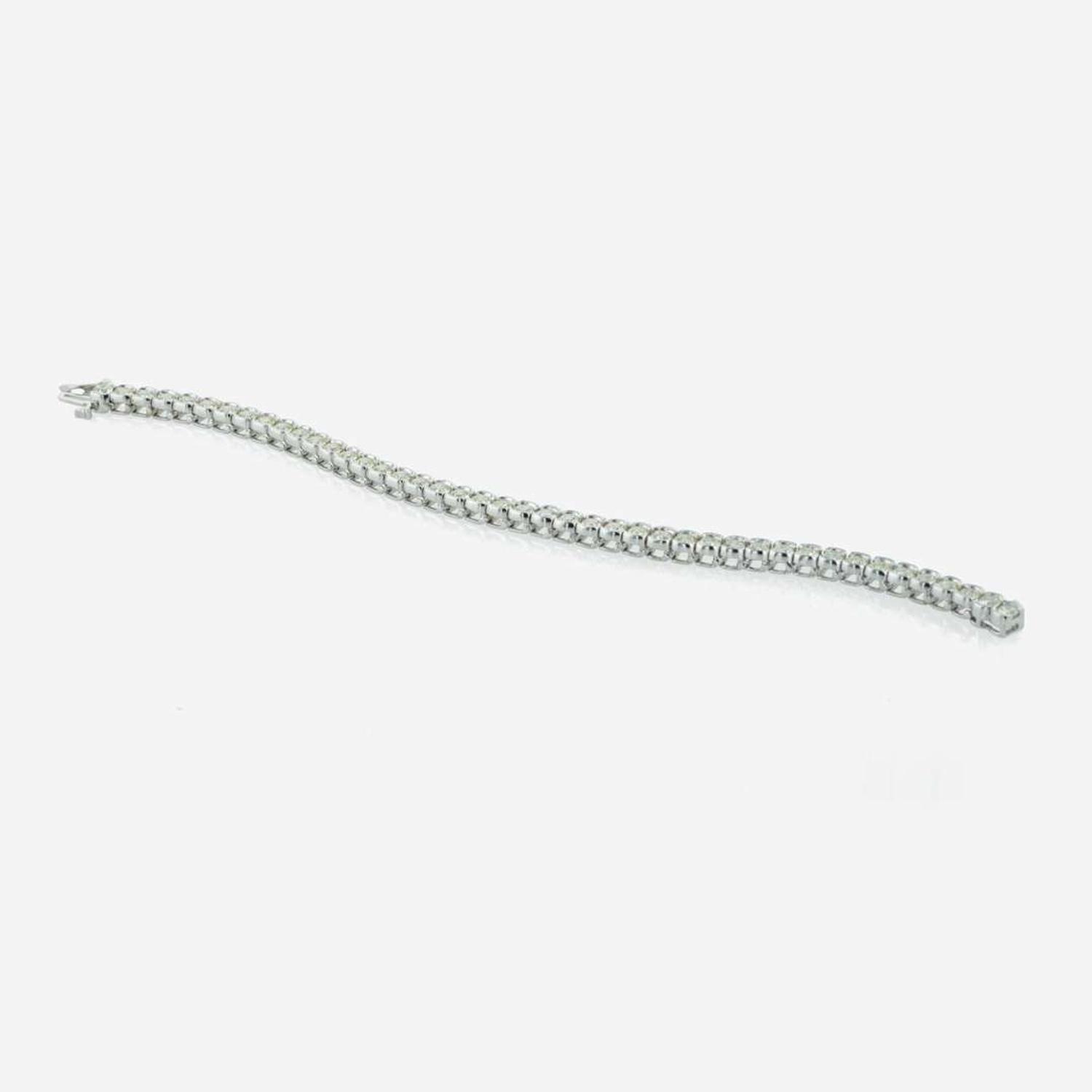 A 14K White Gold and Diamond Tennis Bracelet