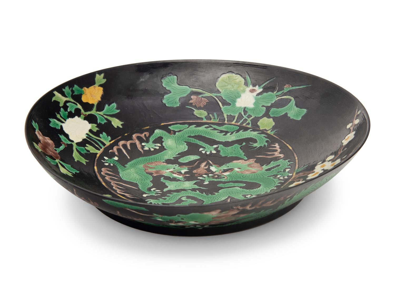 A Chinese Black Ground Famille Verte Porcelain Plate