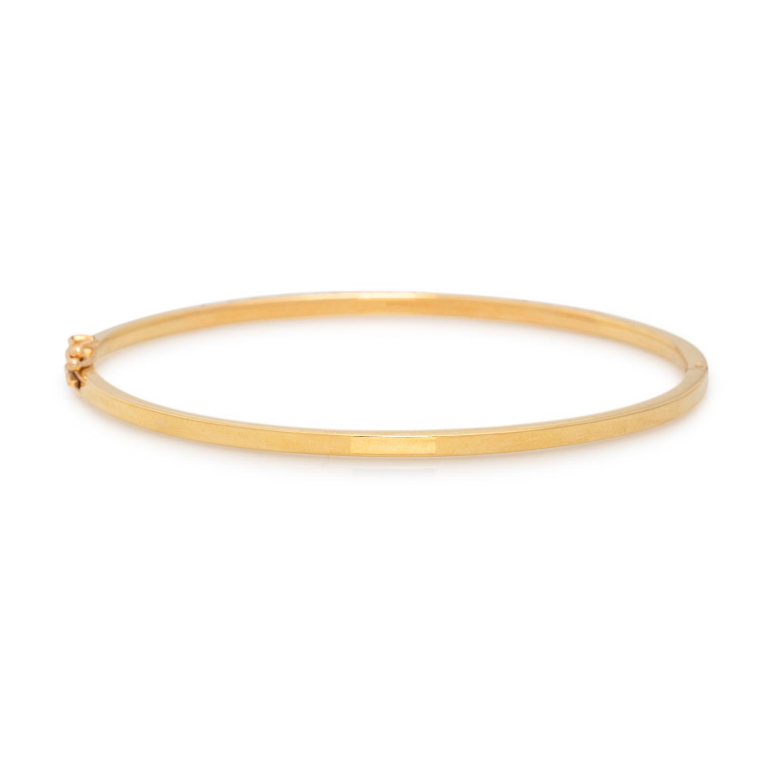 YELLOW GOLD AND DIAMOND BANGLE BRACELET