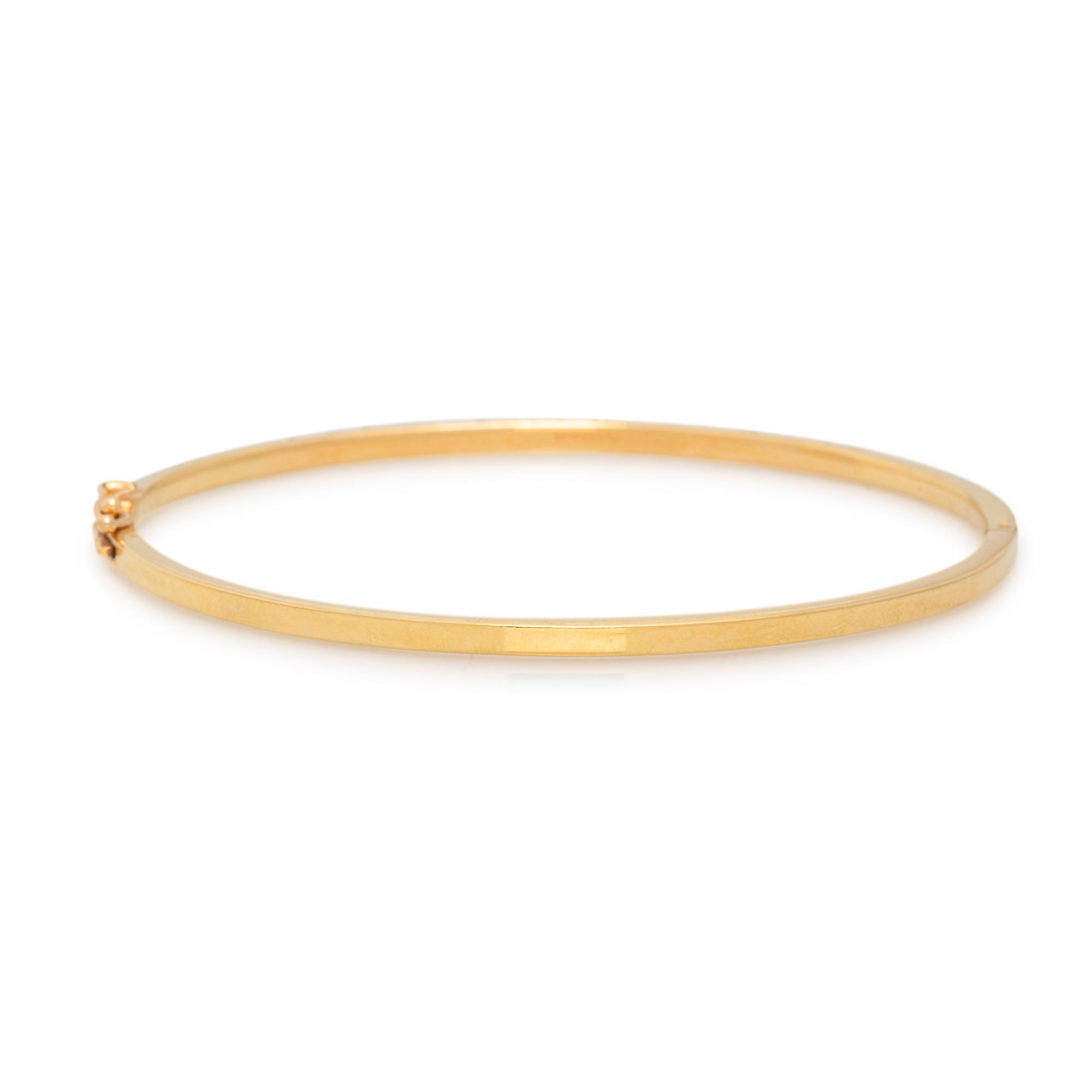 YELLOW GOLD AND DIAMOND BANGLE BRACELET