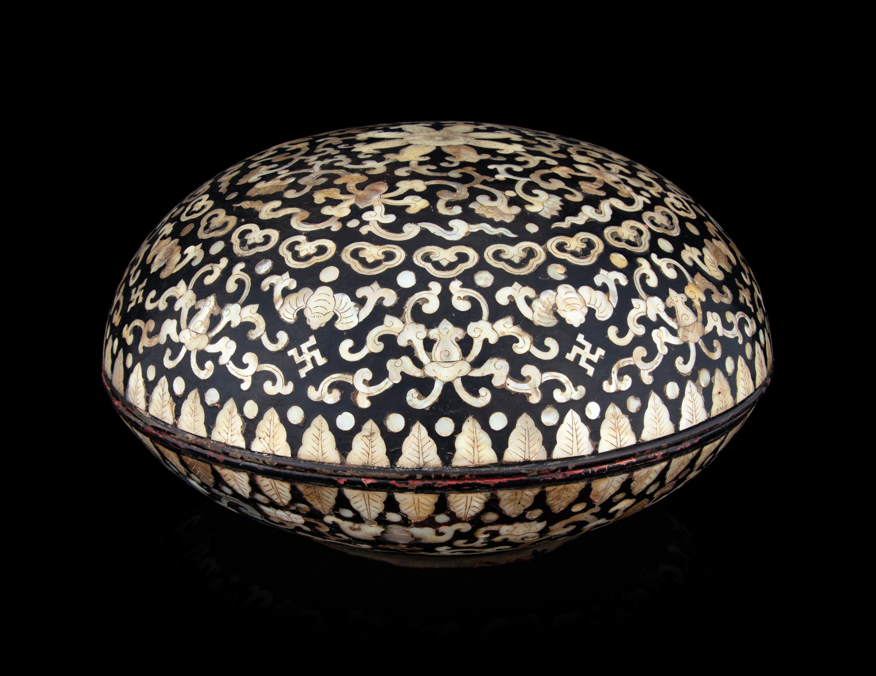A Mother-of-Pearl Inlaid Black Lacquered Covered Box