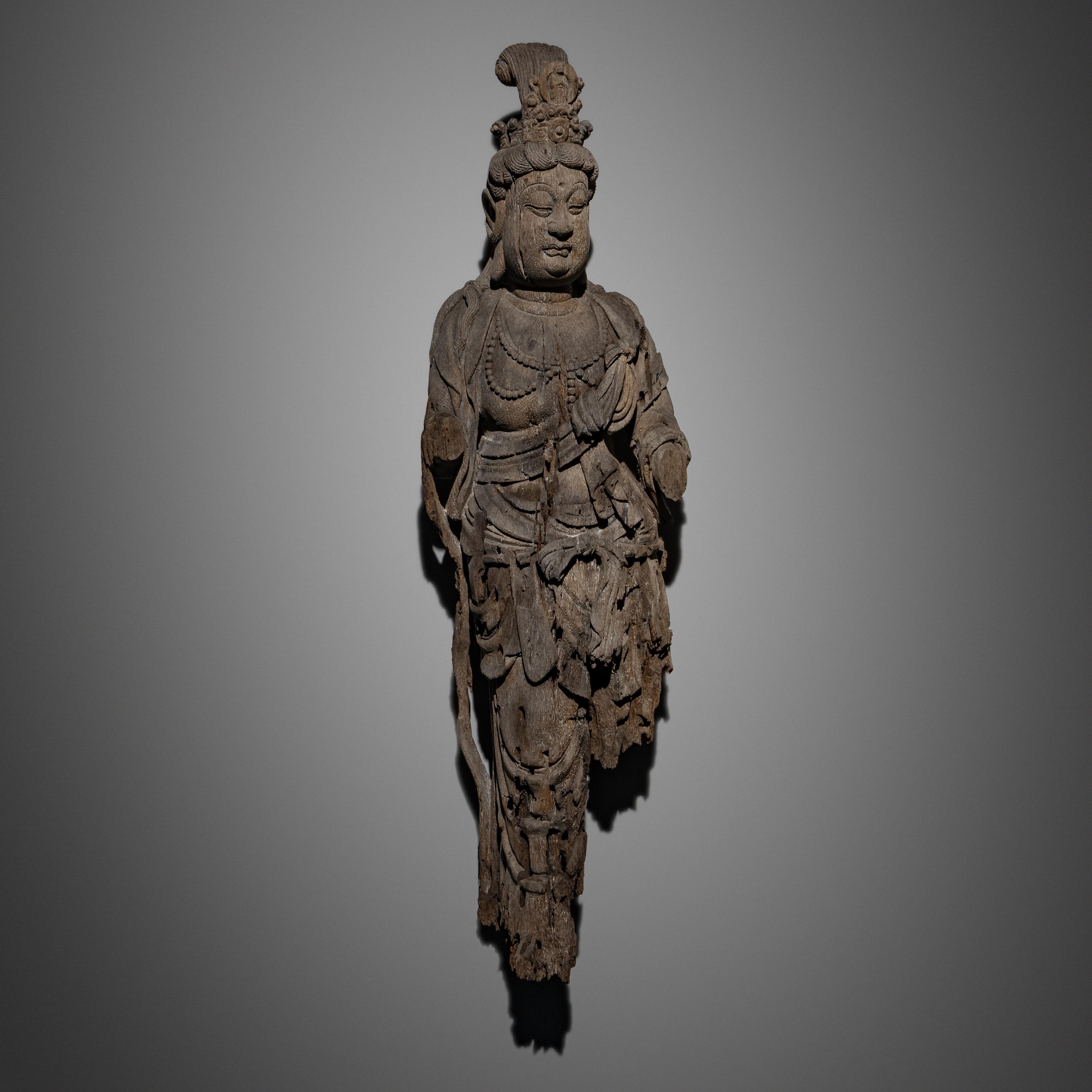 A Chinese Wood Carving of Guanyin Bodhisattva, Yuan Dynasty or Later — 元或以後 木雕觀音像