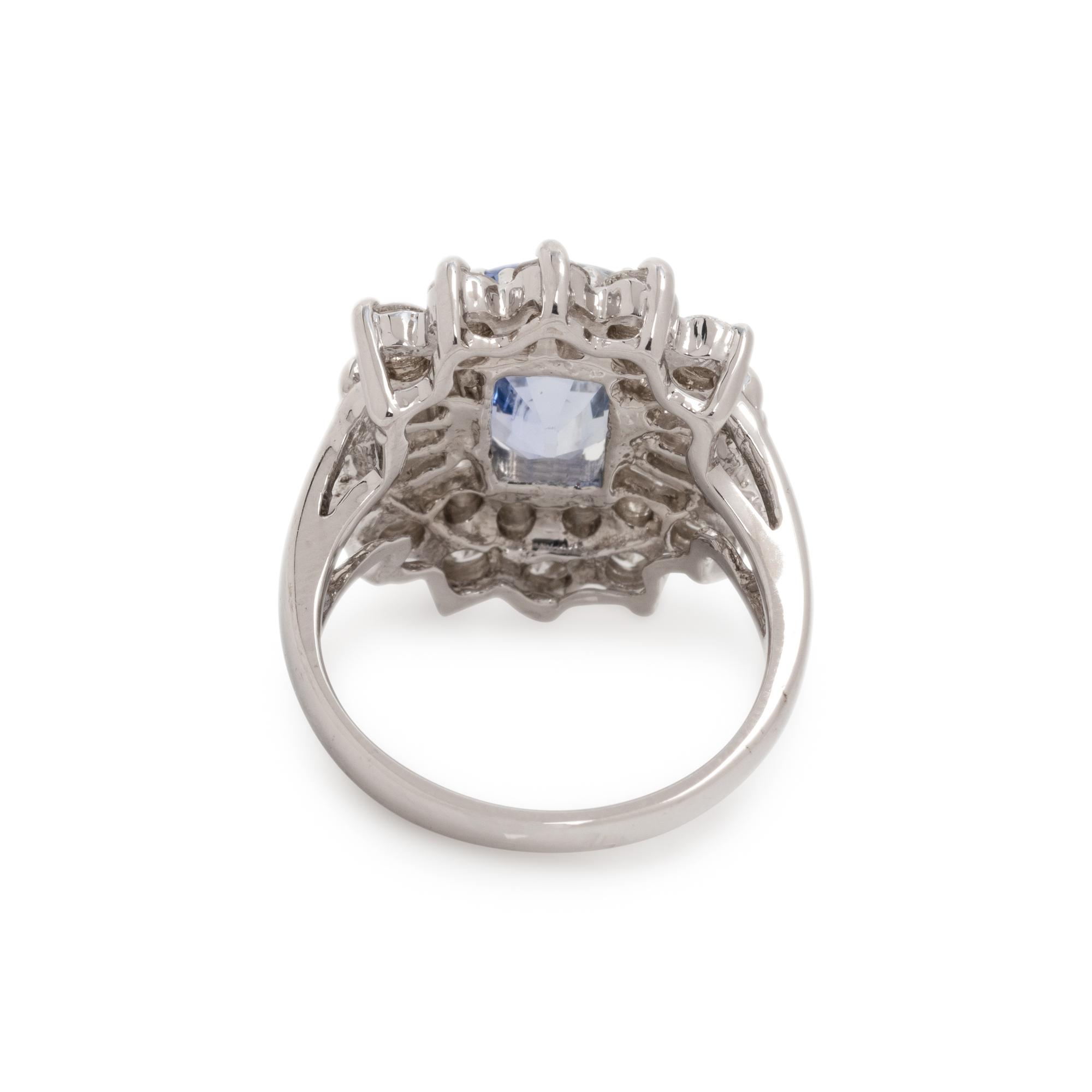 SAPPHIRE AND DIAMOND RING
