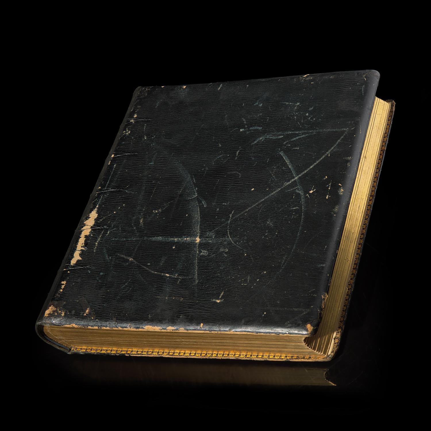 A Rare Album of 635 Chinese Export Miniature Pith Paintings, Second Half 19th Century 清晚期 外銷中國風情通草畫冊（通草畫共計635幅）