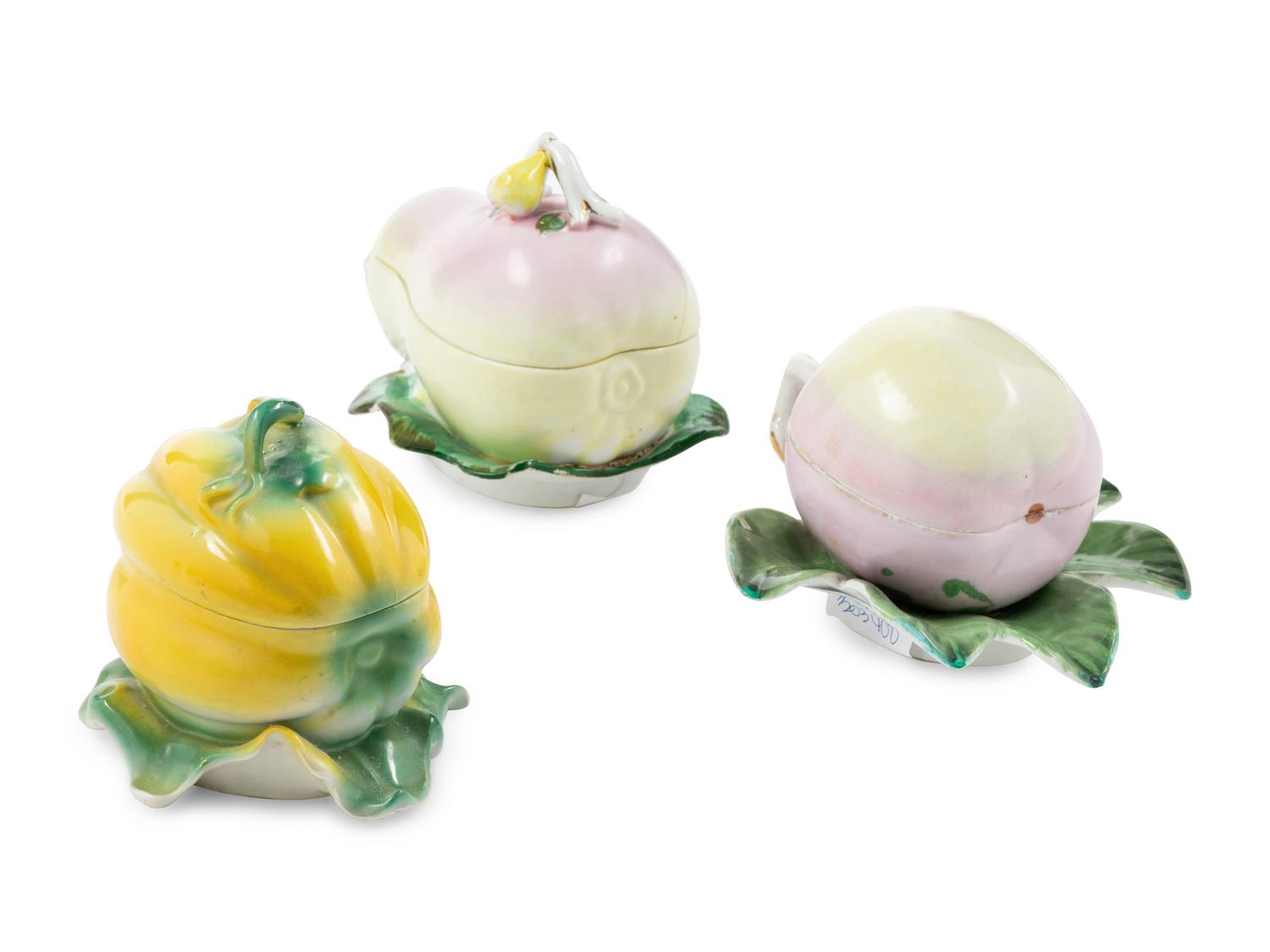 A Group of Four M.S. Kuznetsov Gourd-Form Covered Jars and Underplates