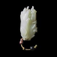 A Chinese Pale Celadon Jade Buddha's Hand Citron Pendant, 19th Century 清晚期 青白玉佛手