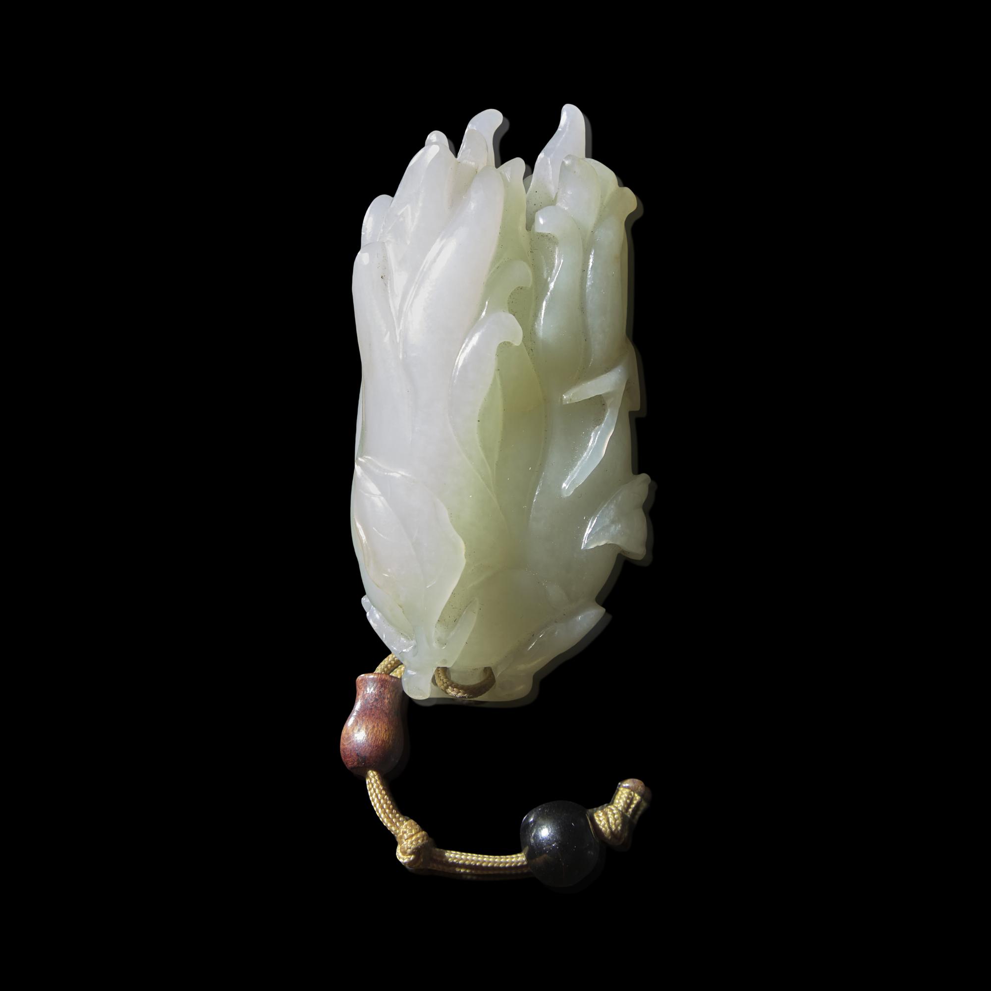 A Chinese Pale Celadon Jade Buddha's Hand Citron Pendant, 19th Century 清晚期 青白玉佛手