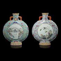An Associate Pair of Chinese Famille Rose Porcelain Moon Flasks, 20th Century 近代 松石地粉彩抱月瓶一對