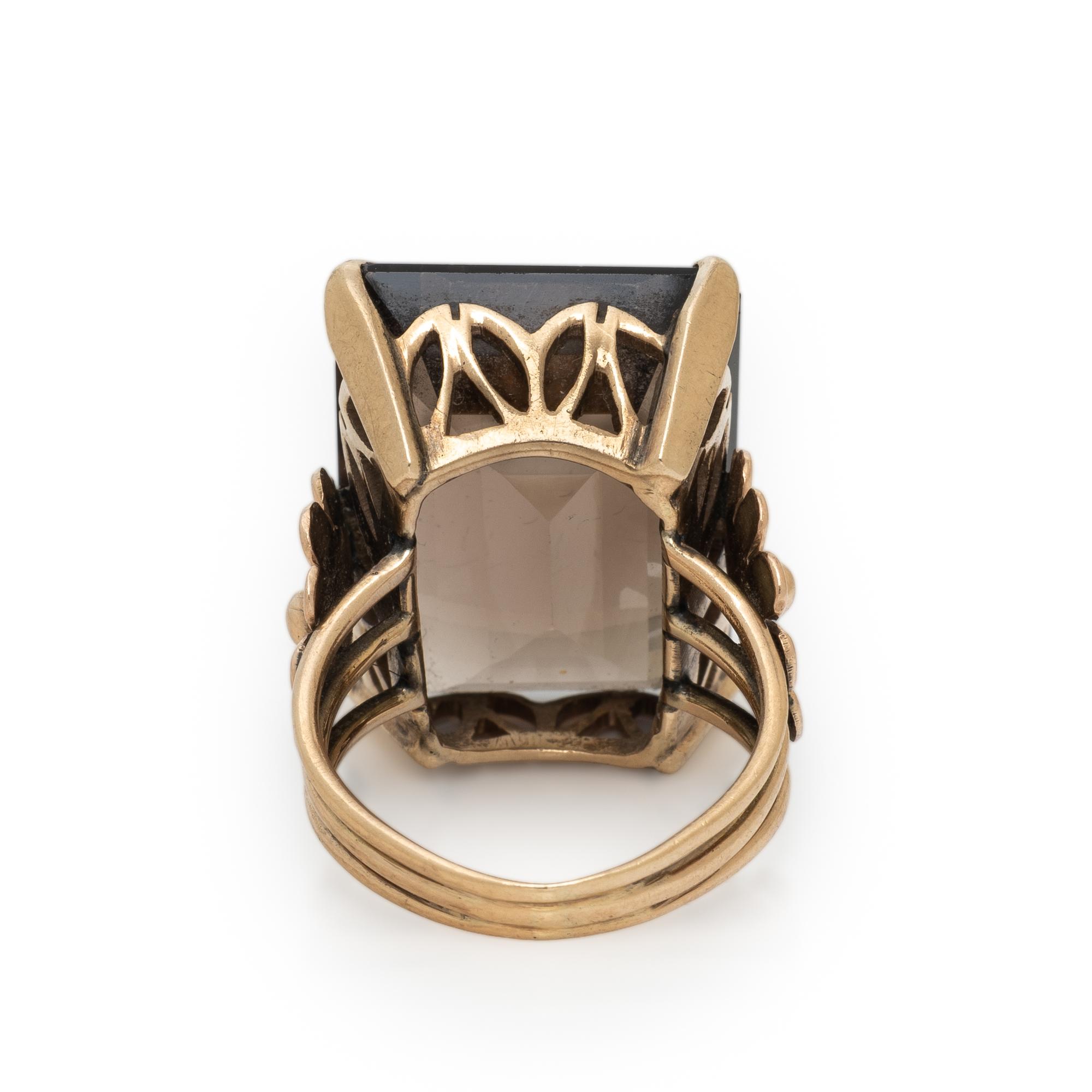 SMOKY QUARTZ AND YELLOW GOLD RING