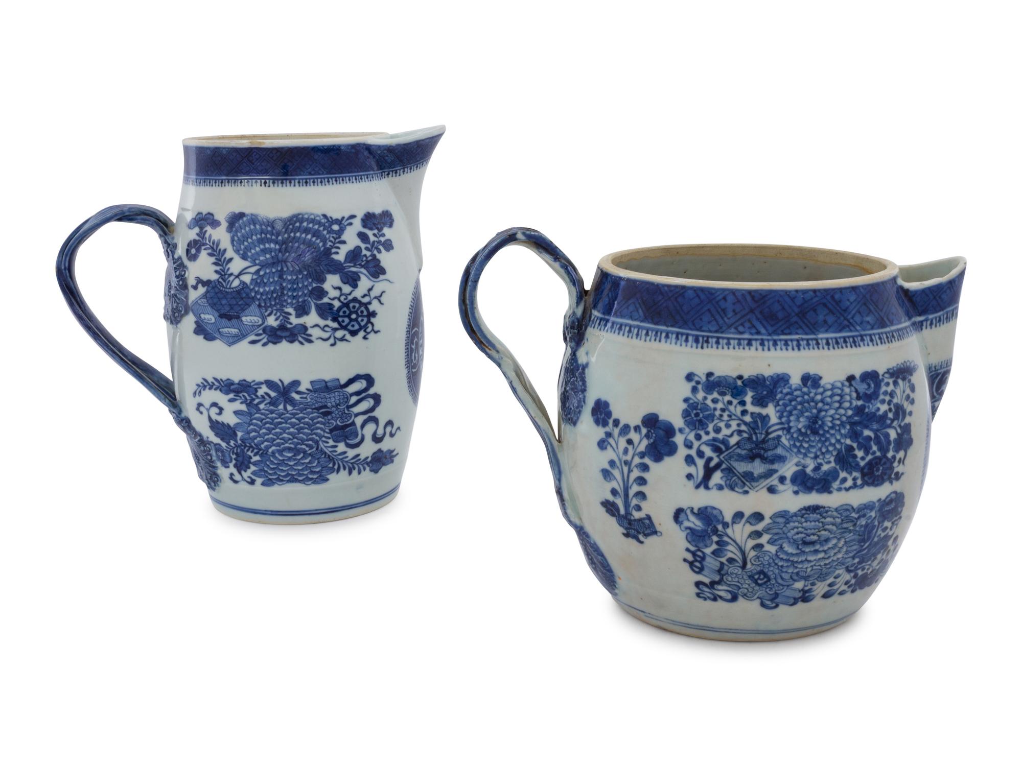 A Chinese Export Blue Fitzhugh Porcelain Footed Bowl and Footed Tray